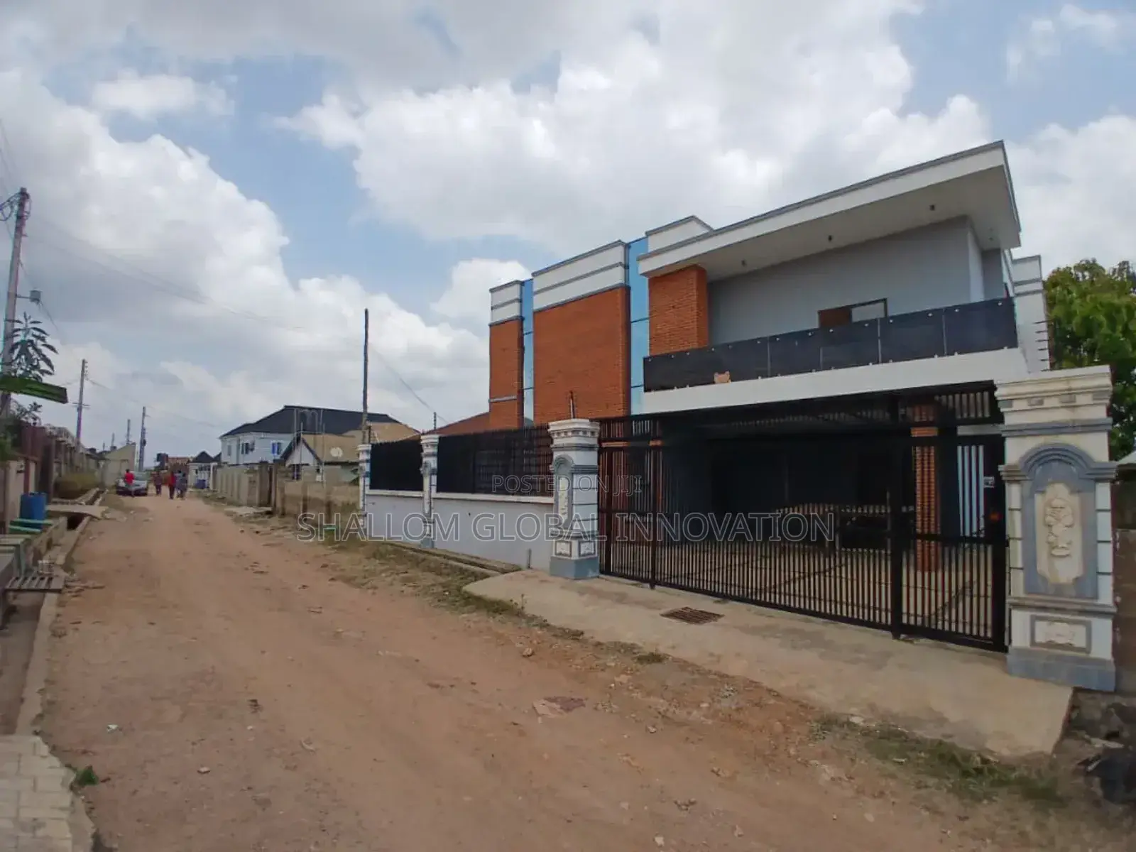 5bdrm Apartment in Elebu, Oluyole for sale in Oluyole