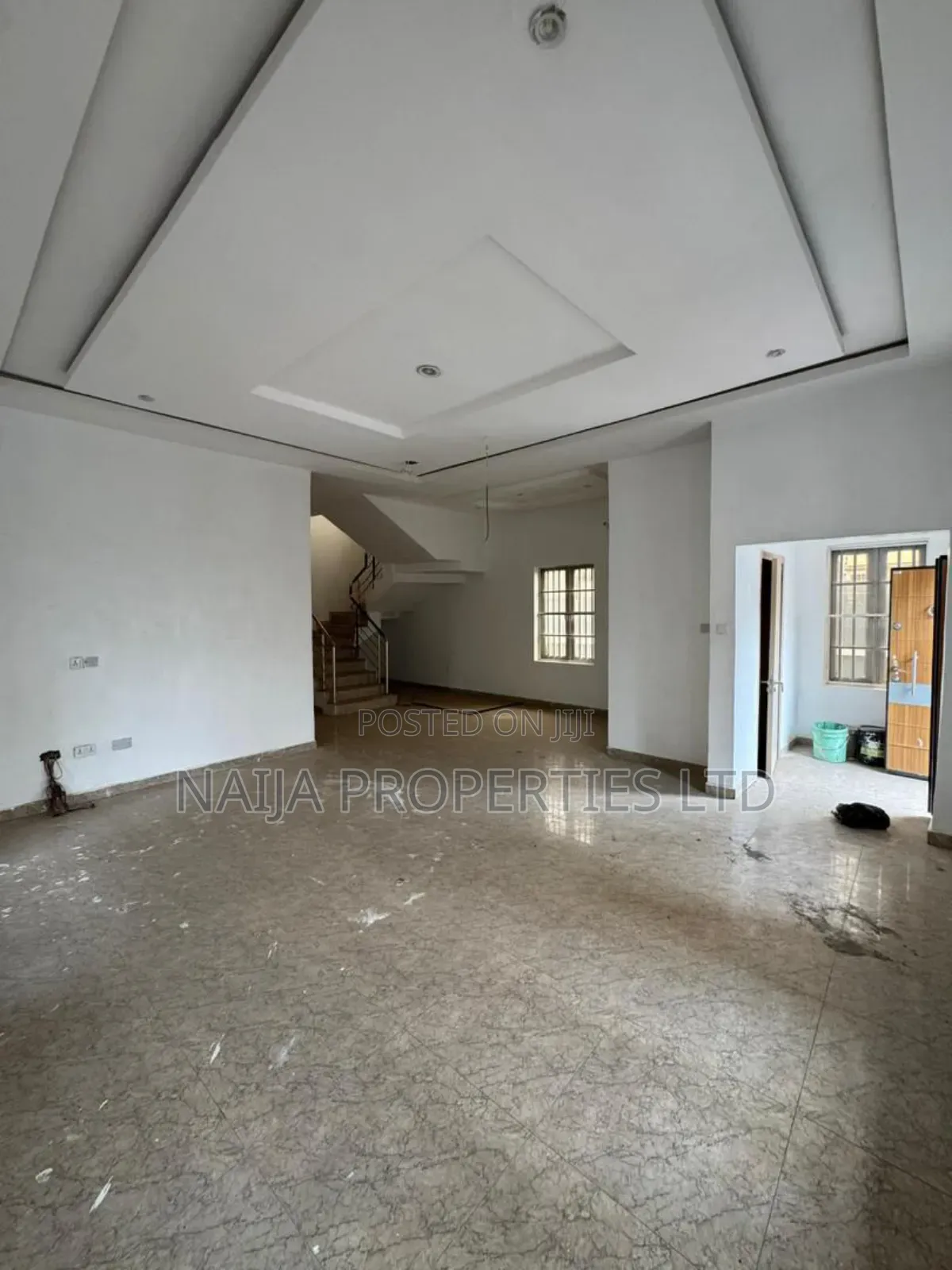 5bdrm Duplex in Agungi for rent in Agungi