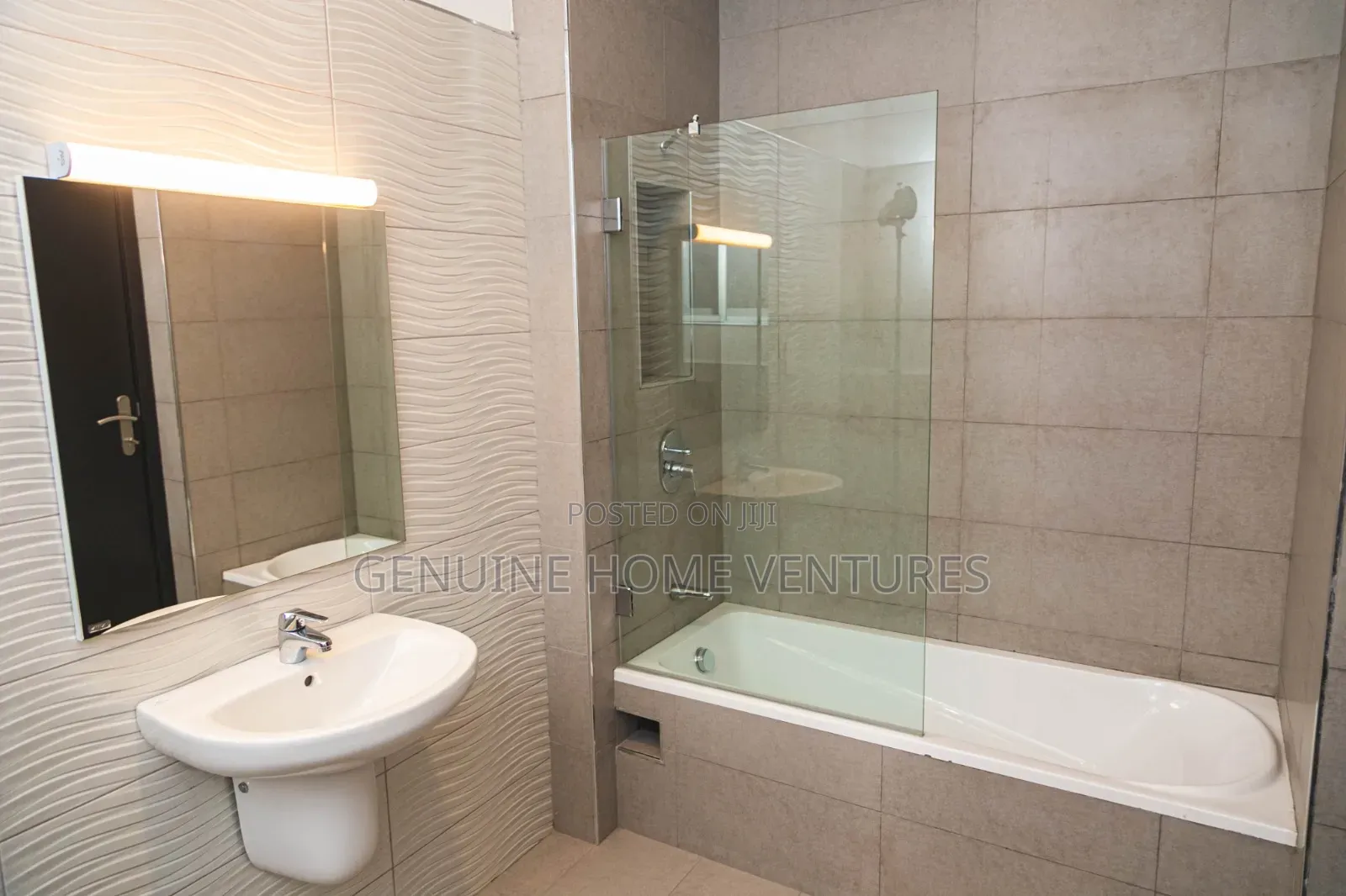 4bdrm Apartment in Awolowo Road for rent in Awolowo Road