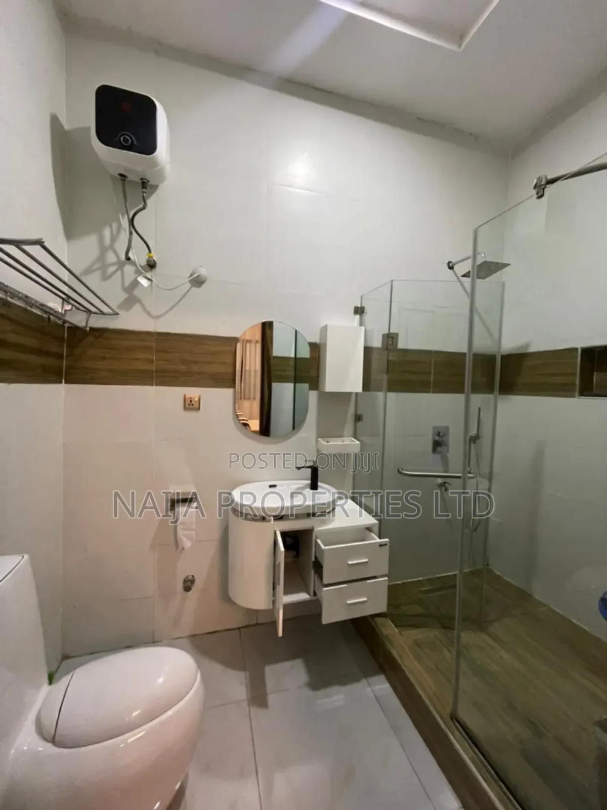 Furnished 2bdrm Apartment in Agungi for rent in Agungi