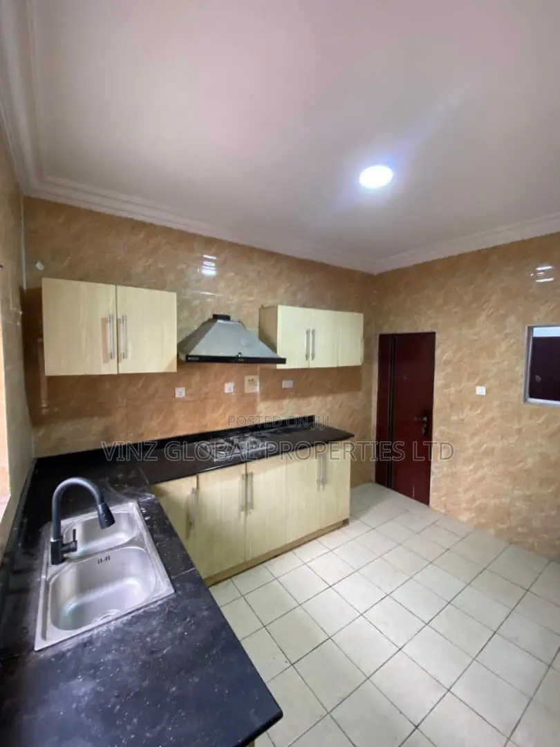 2bdrm Apartment in Chevron for rent in Chevron