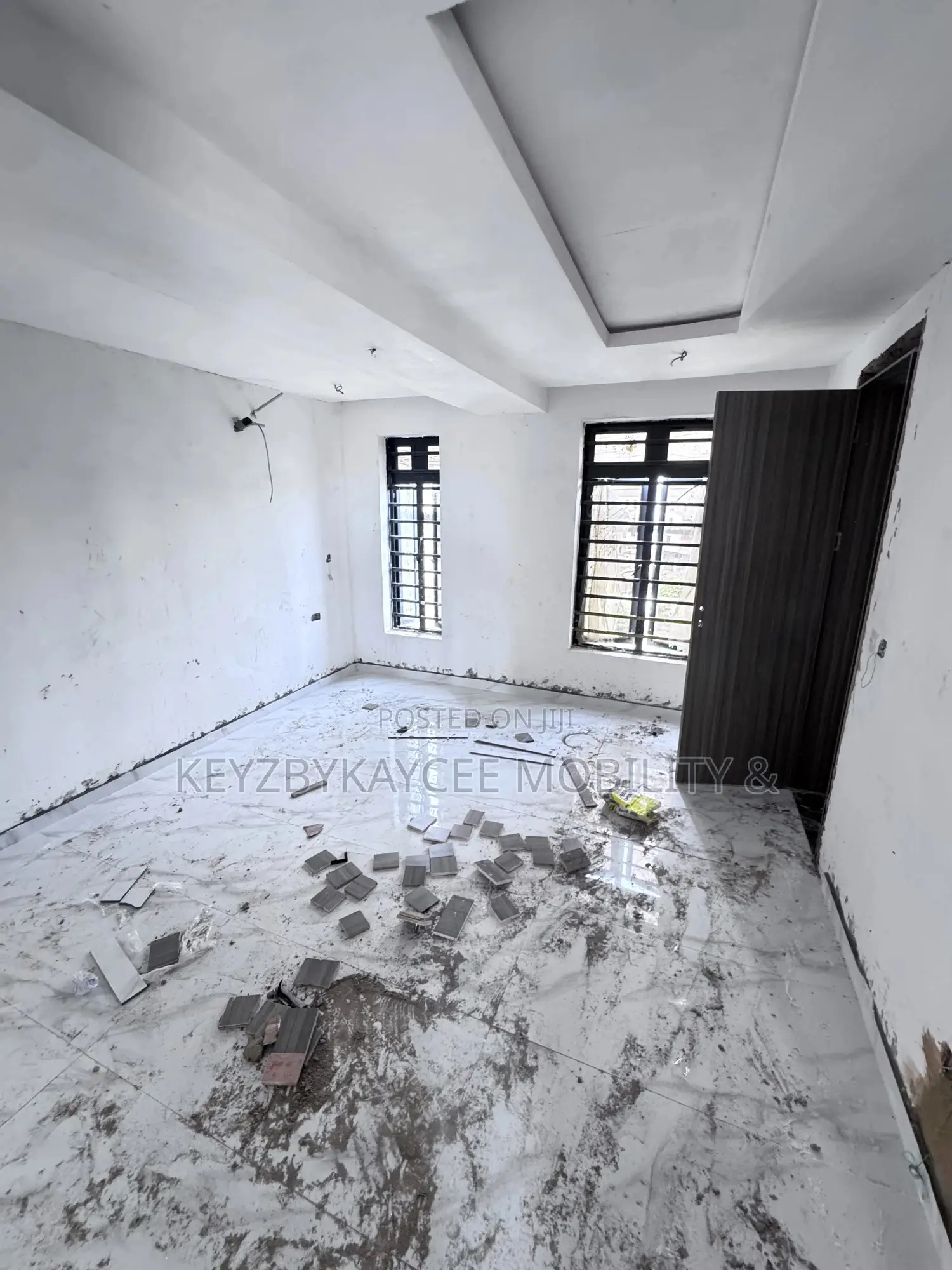 3bdrm Apartment in Shonibare Estate, Ikeja for sale in Ikeja