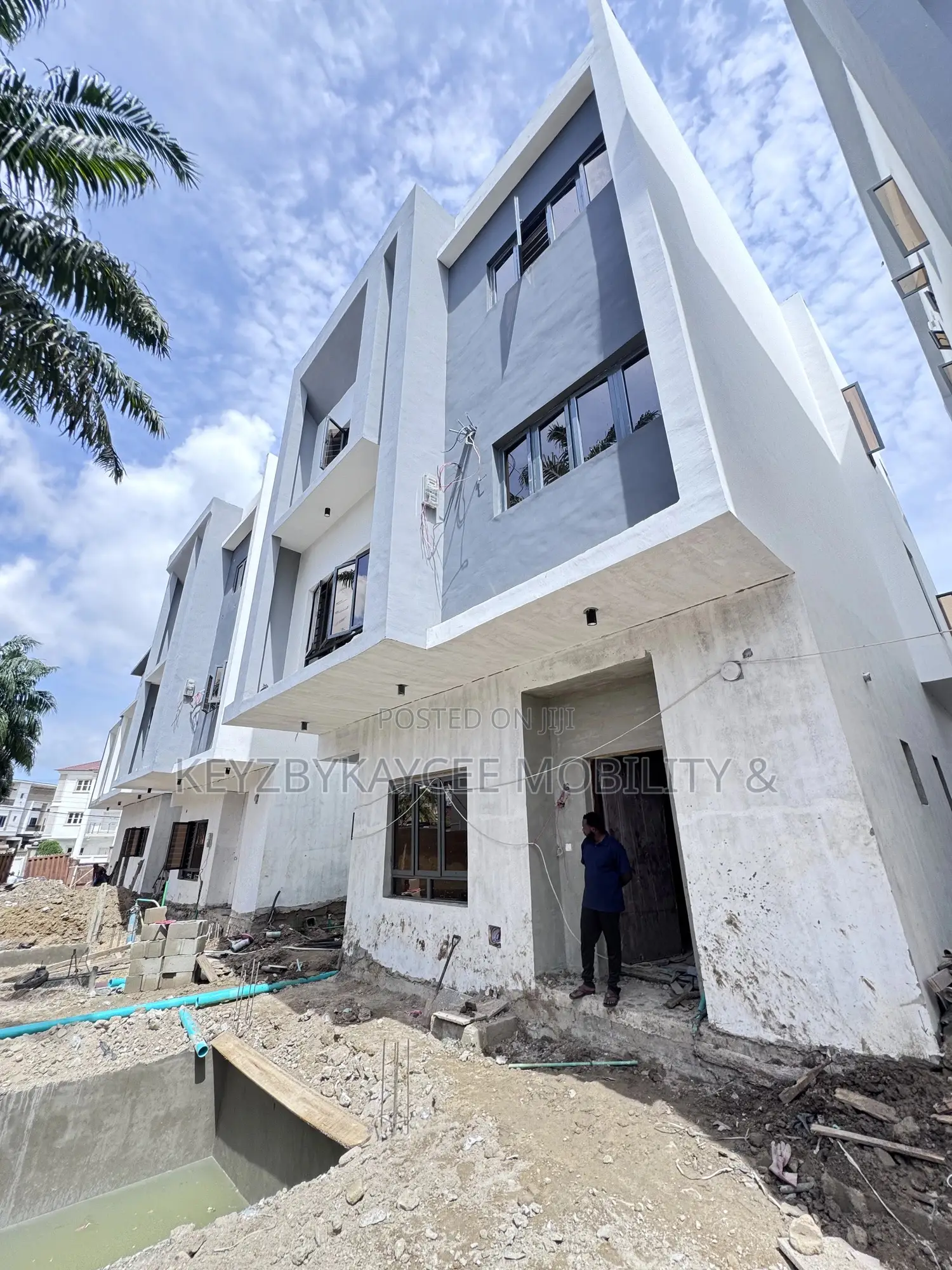 4bdrm Duplex in Surulere for sale in Surulere