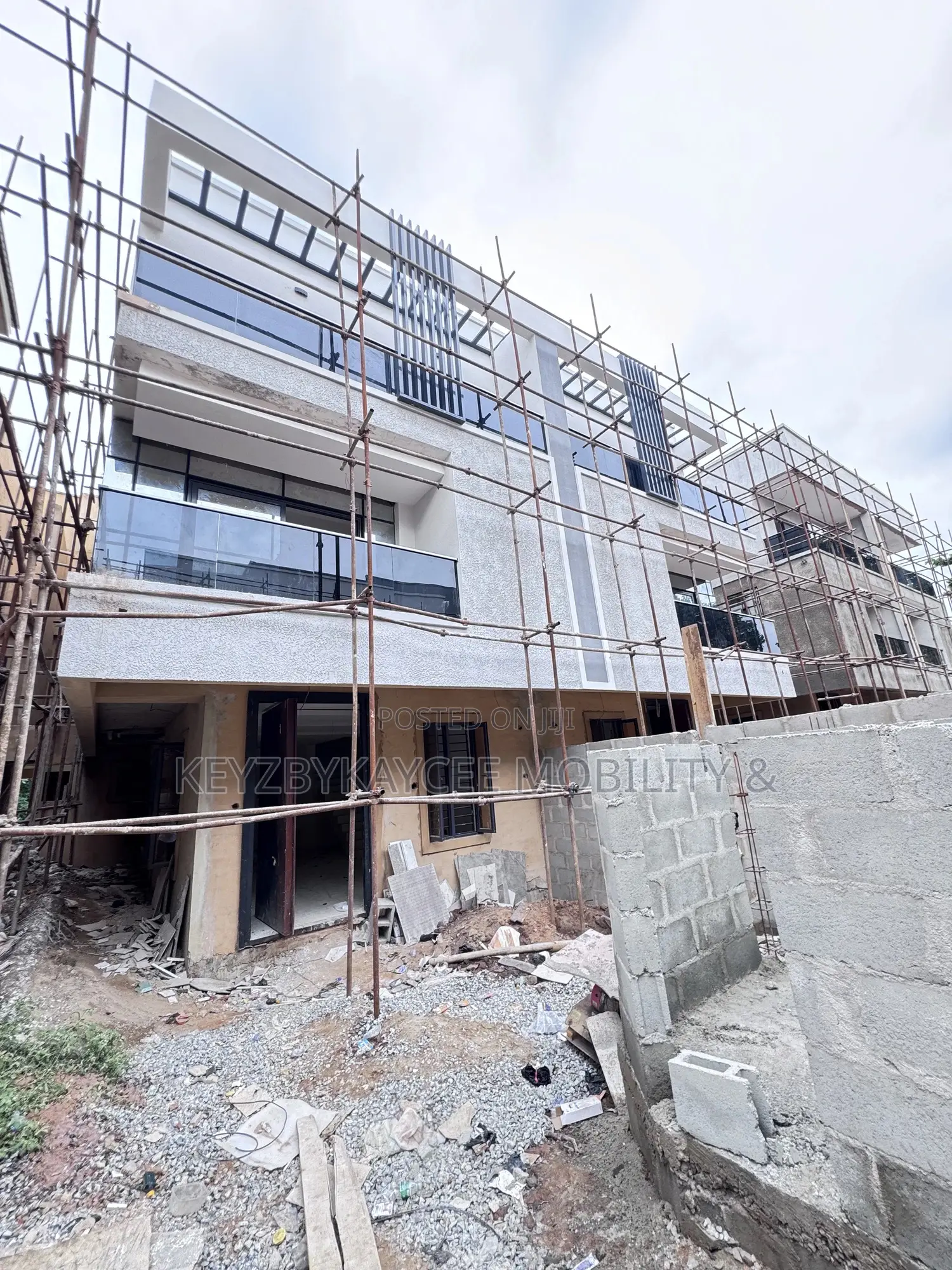 5bdrm Duplex in Ikeja Gra for sale in Ikeja GRA