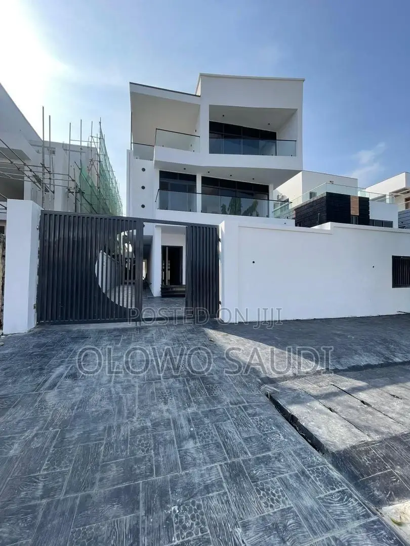 5bdrm Duplex in Lekki for sale in Lekki Phase 1