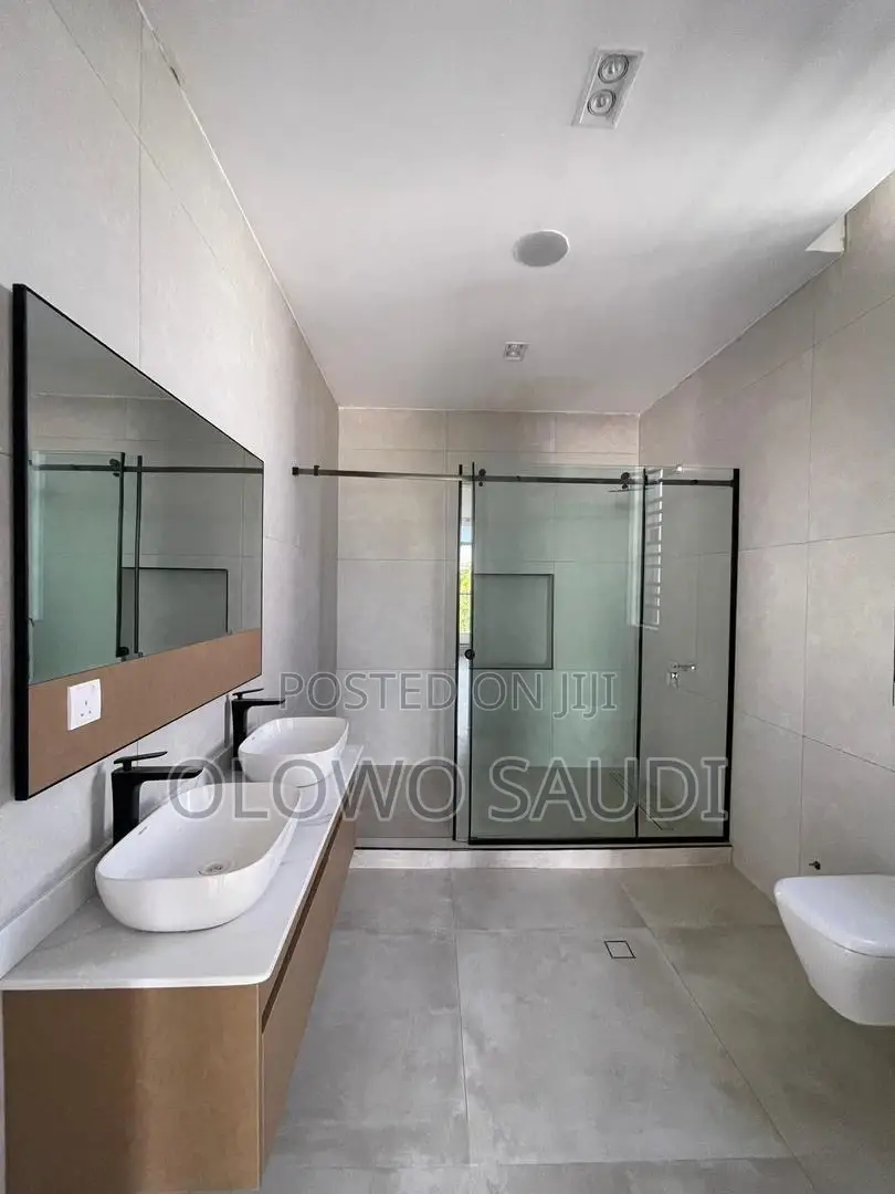 5bdrm Duplex in Lekki for sale in Lekki Phase 1