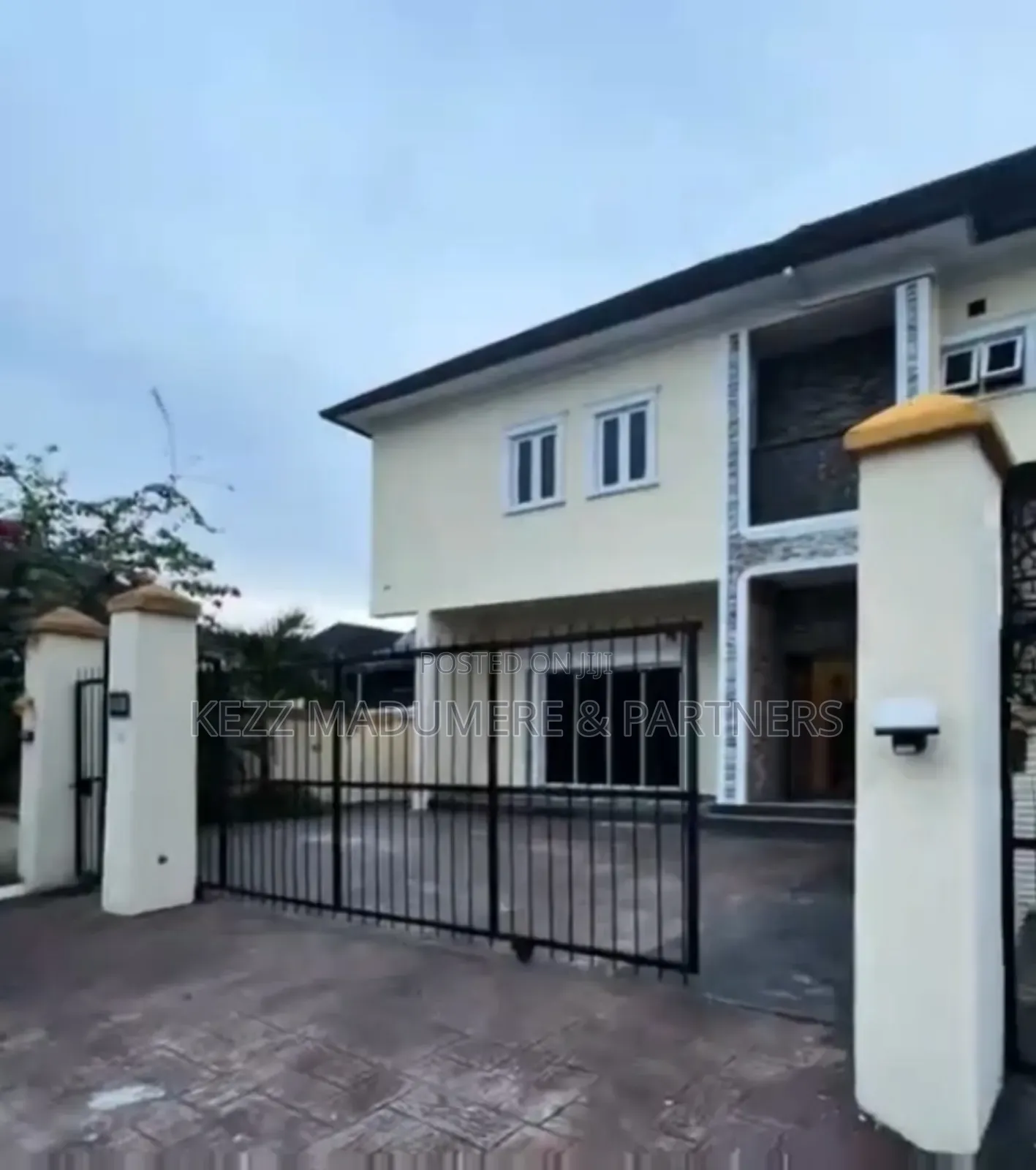 4bdrm Duplex in Golf Estate, Dr, New Layout for rent in New Layout