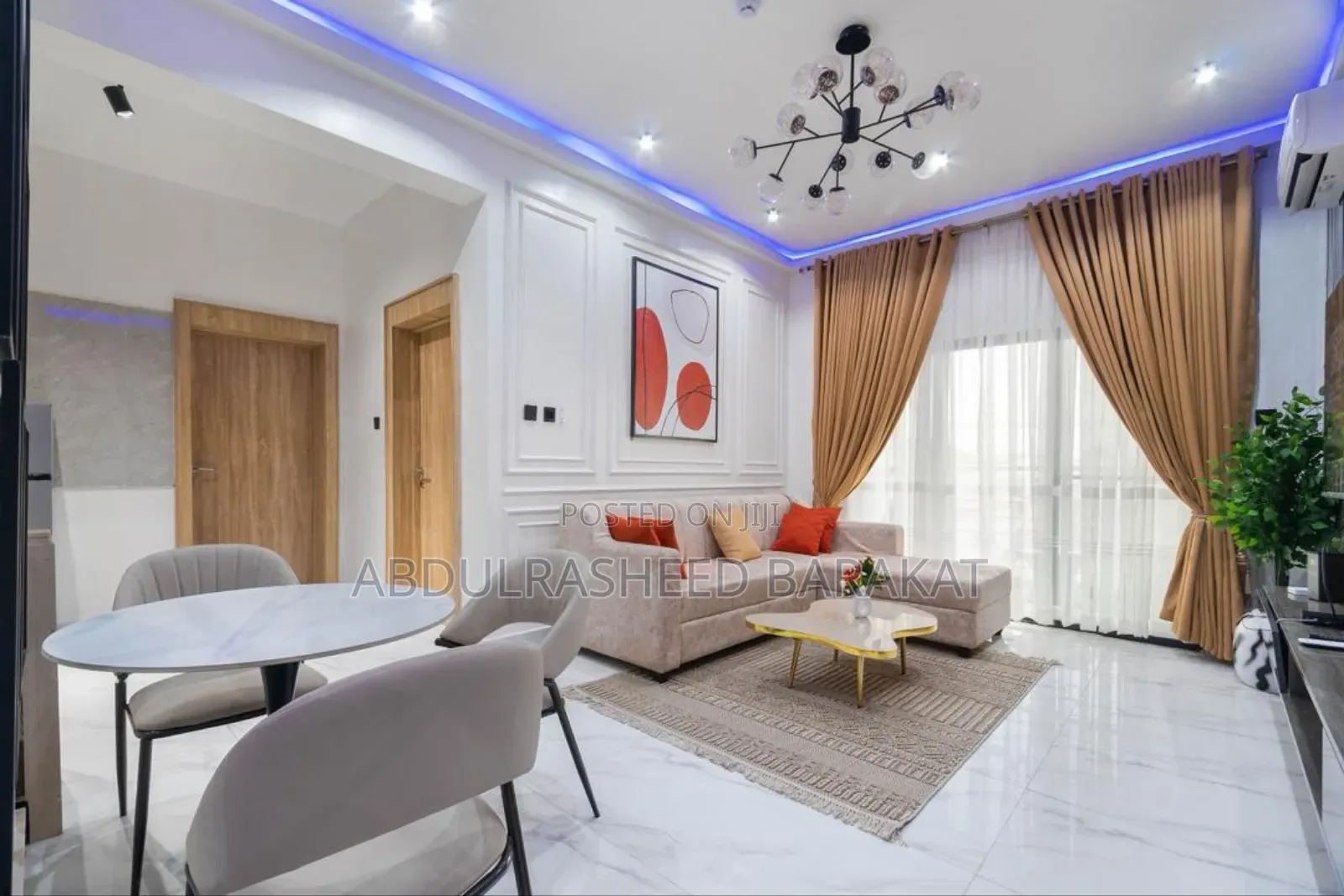 Luxurious 2bedroom Apartment With Balcony and Elevator in Lekki Phase 1