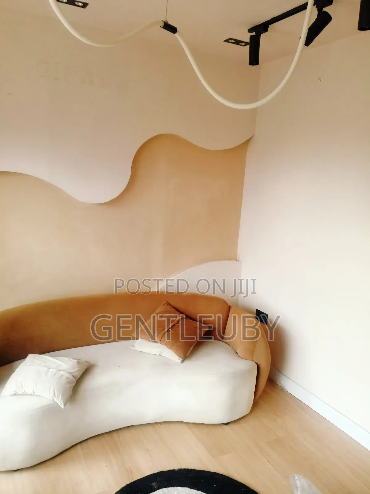 Office/Shop Space for Rent Lekki Phase 1 in Lekki
