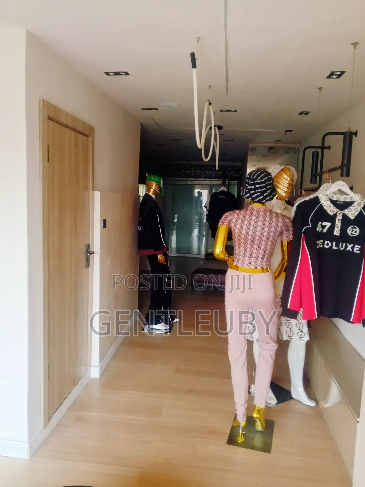 Office/Shop Space for Rent Lekki Phase 1 in Lekki