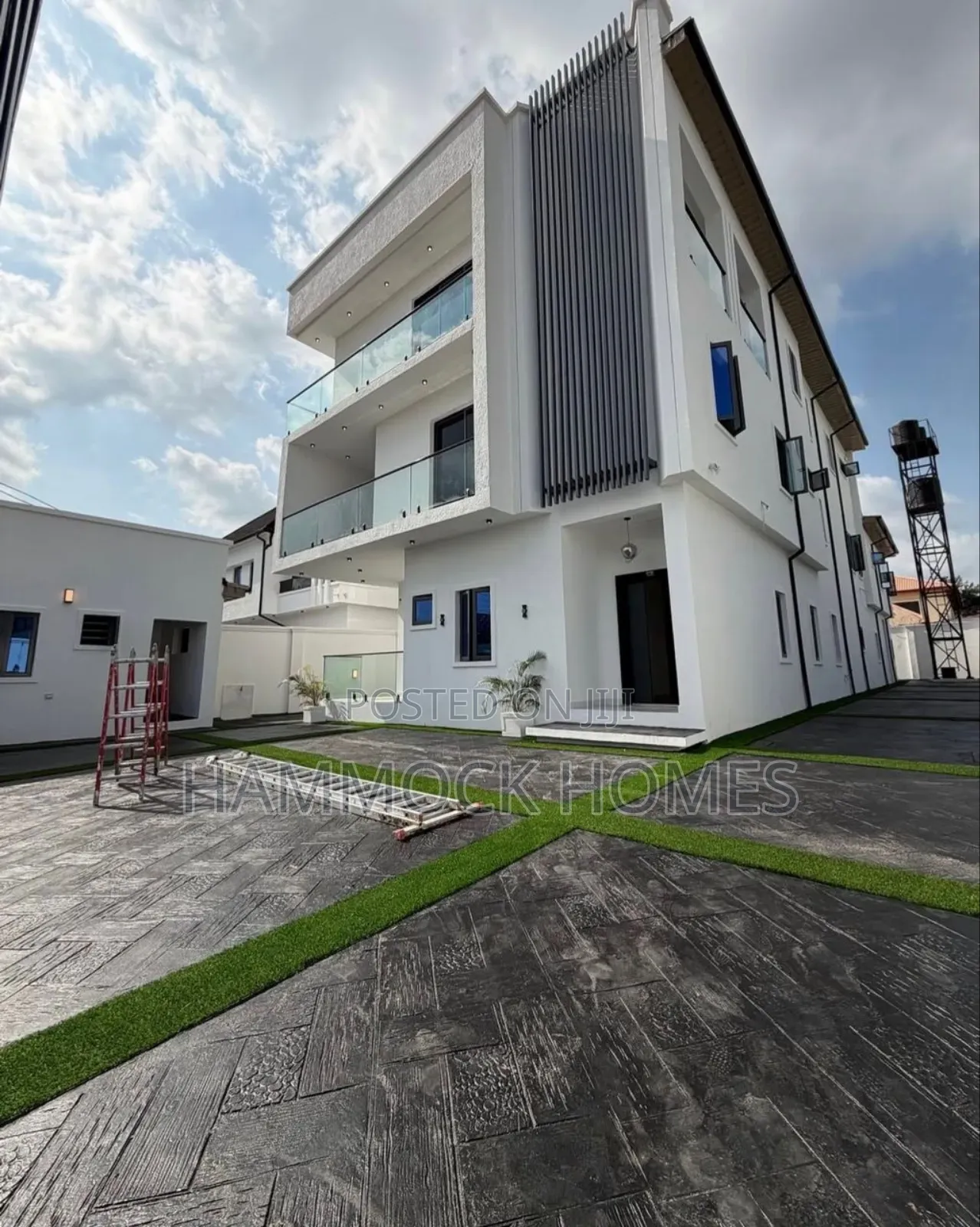 5bdrm Penthouse in Oluyole Estate for sale in Oluyole Estate