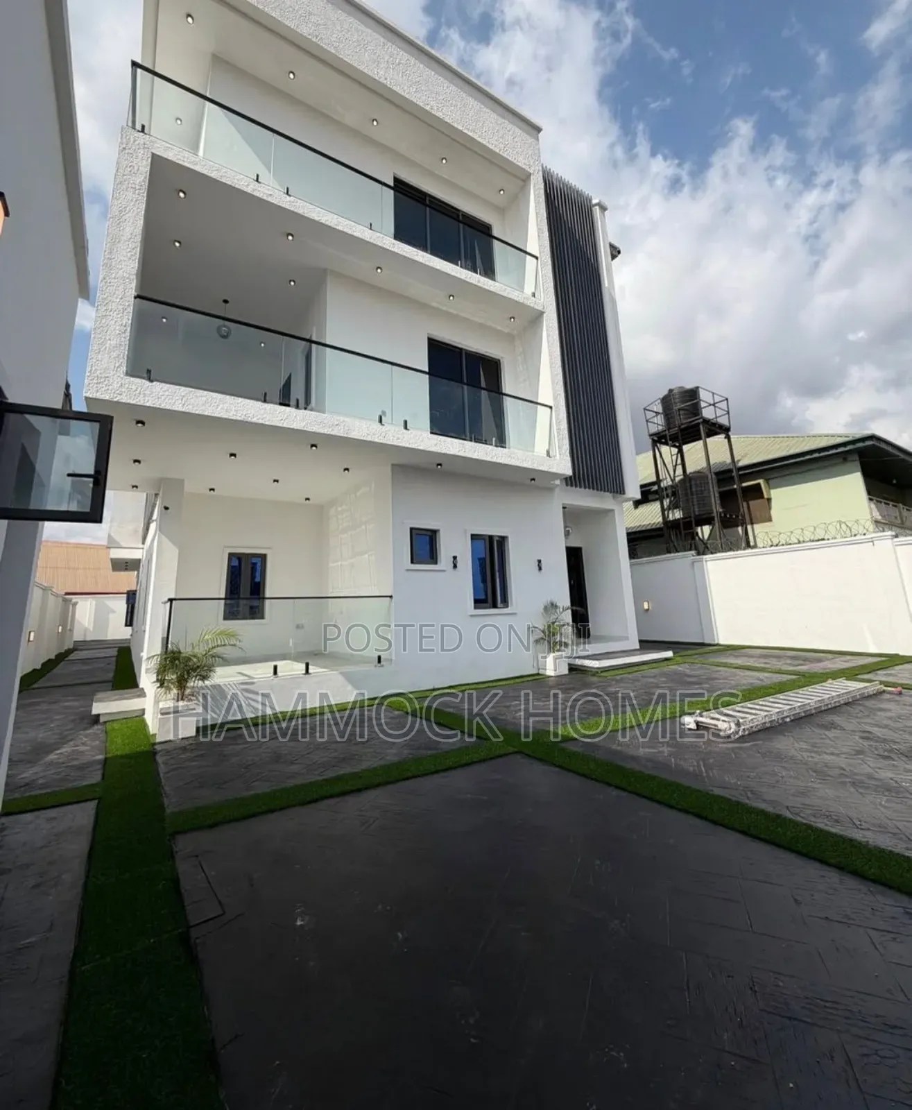 5bdrm Penthouse in Oluyole Estate for sale in Oluyole Estate