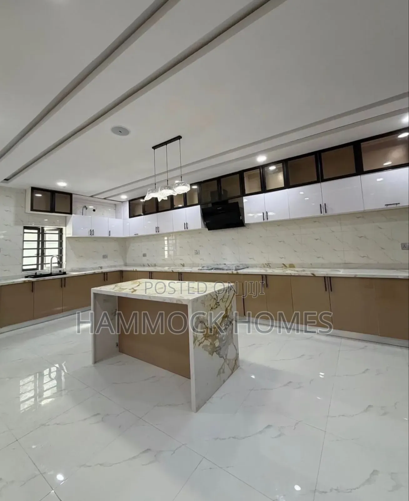 5bdrm Penthouse in Oluyole Estate for sale in Oluyole Estate