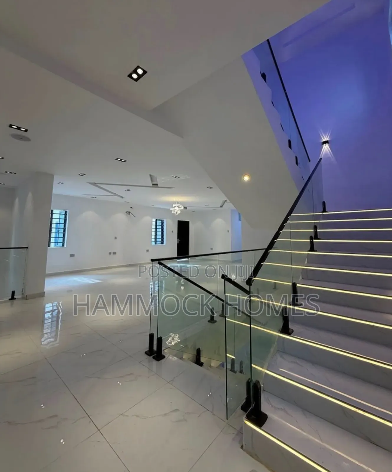 5bdrm Penthouse in Oluyole Estate for sale in Oluyole Estate