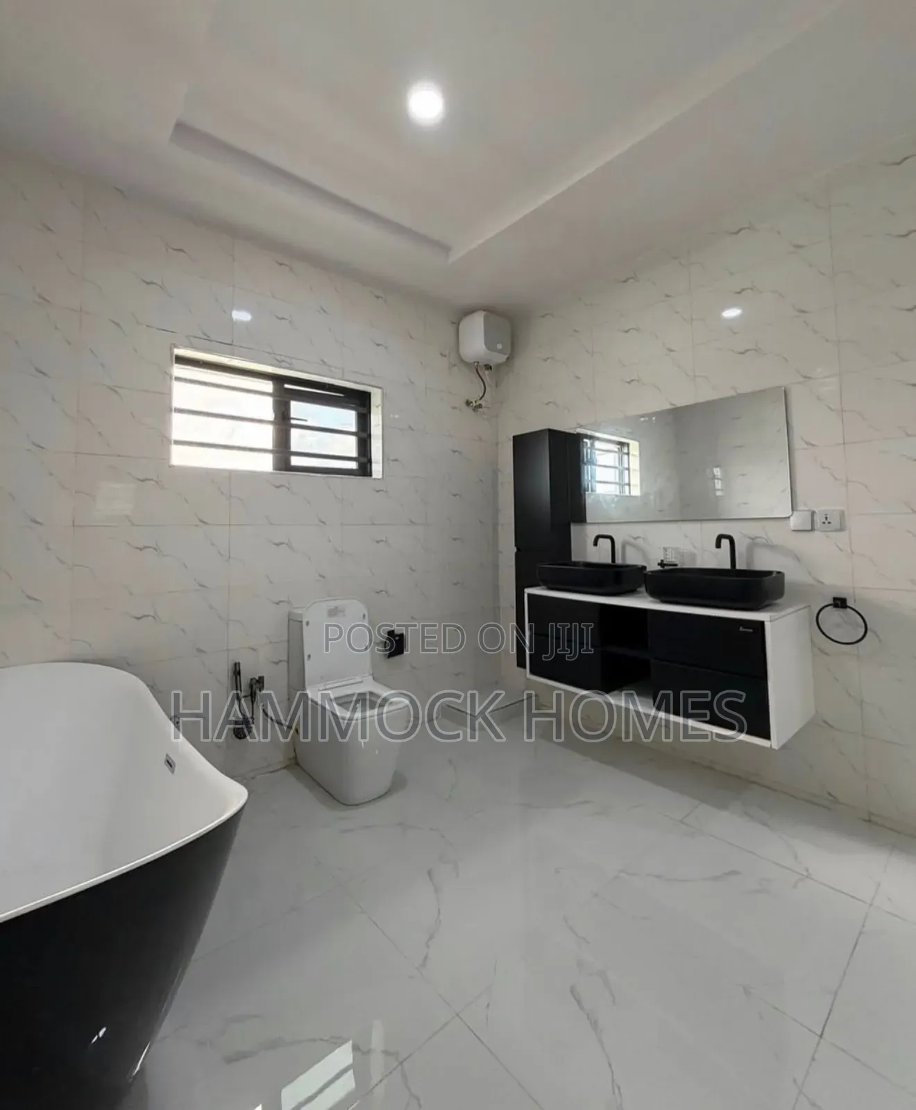 5bdrm Penthouse in Oluyole Estate for sale in Oluyole Estate