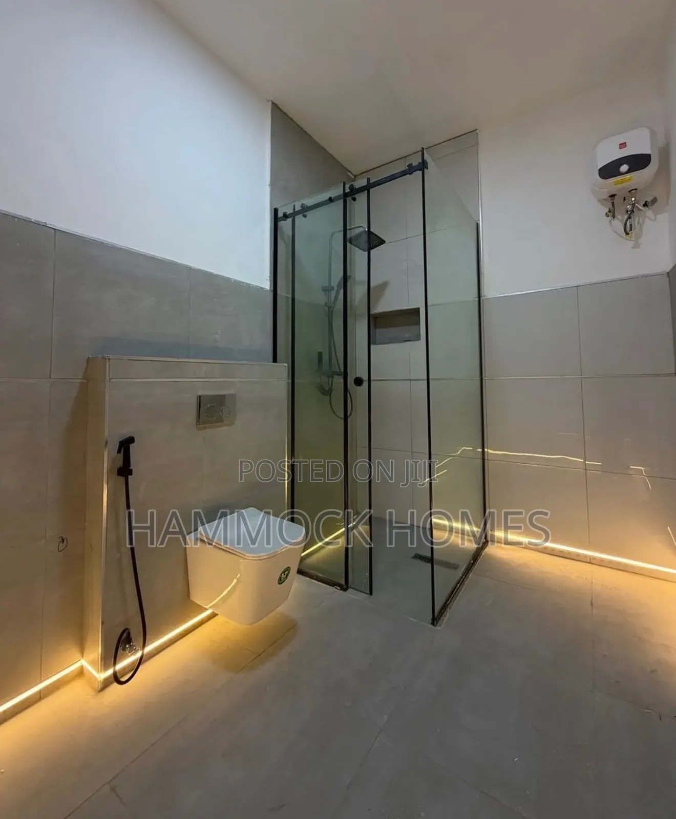 5bdrm Penthouse in Agodi Gra for sale in Agodi