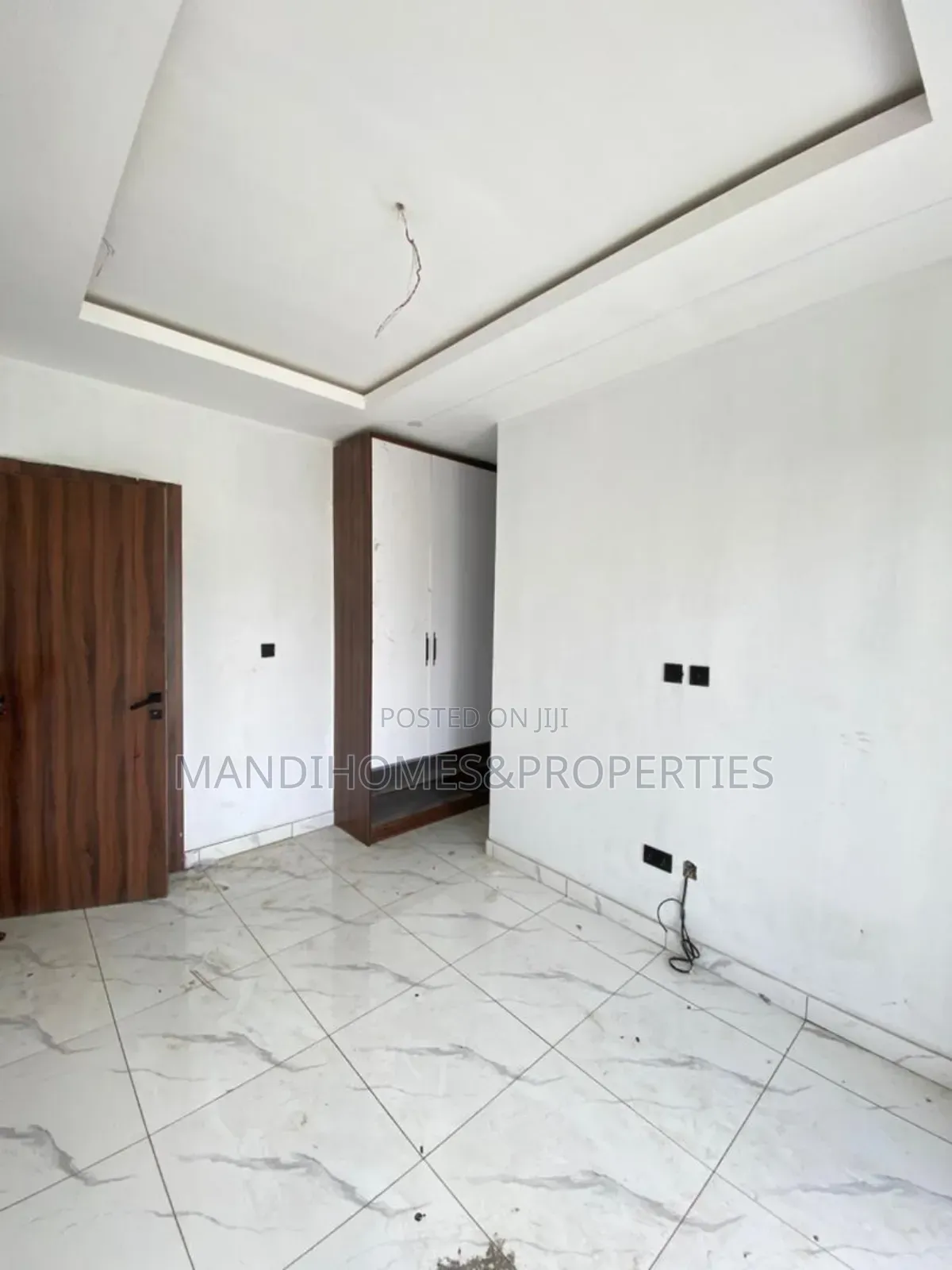 3bdrm Apartment in Agungi for sale in Agungi