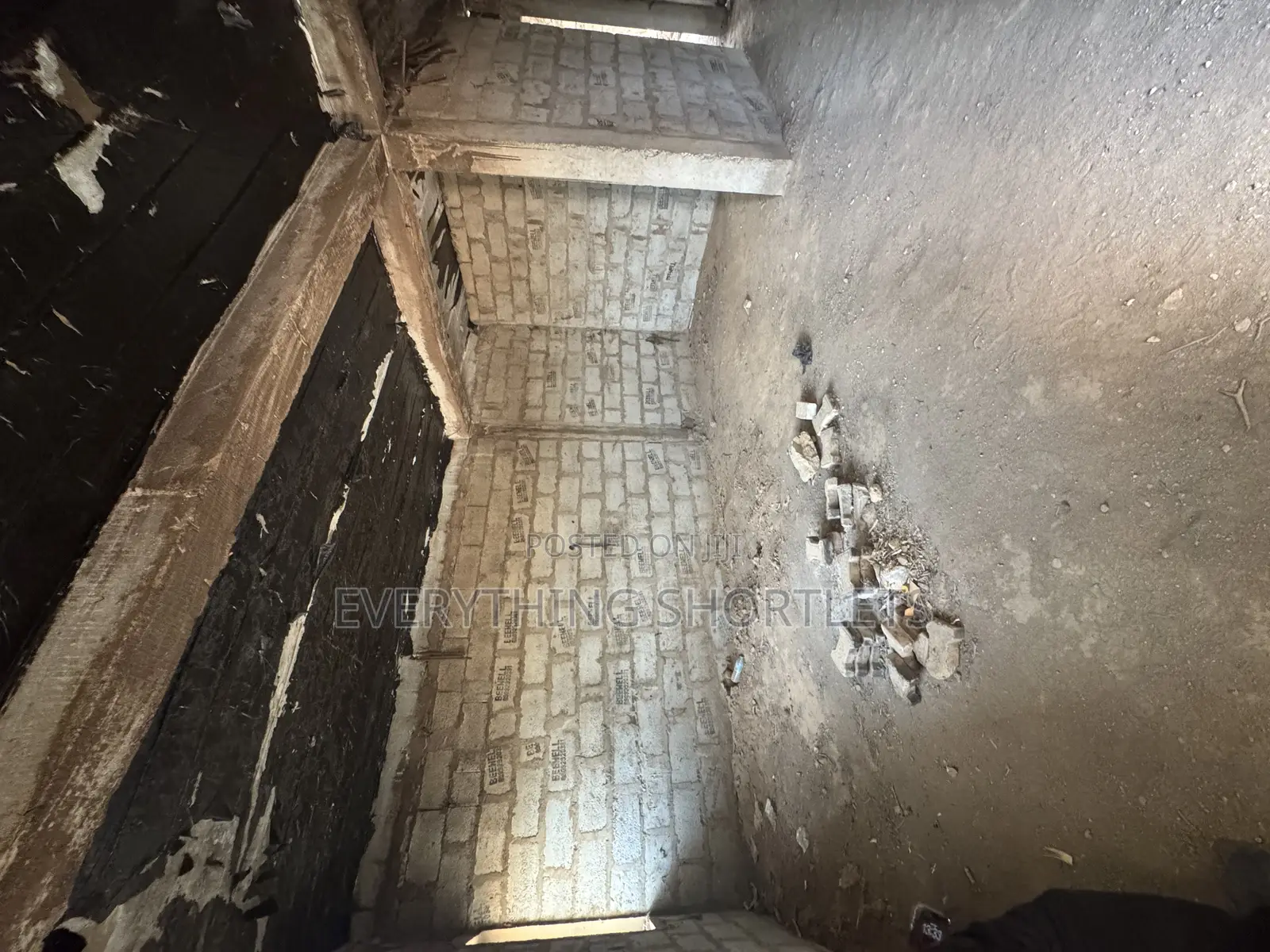 3bdrm Apartment in Kaura for sale in Kaura