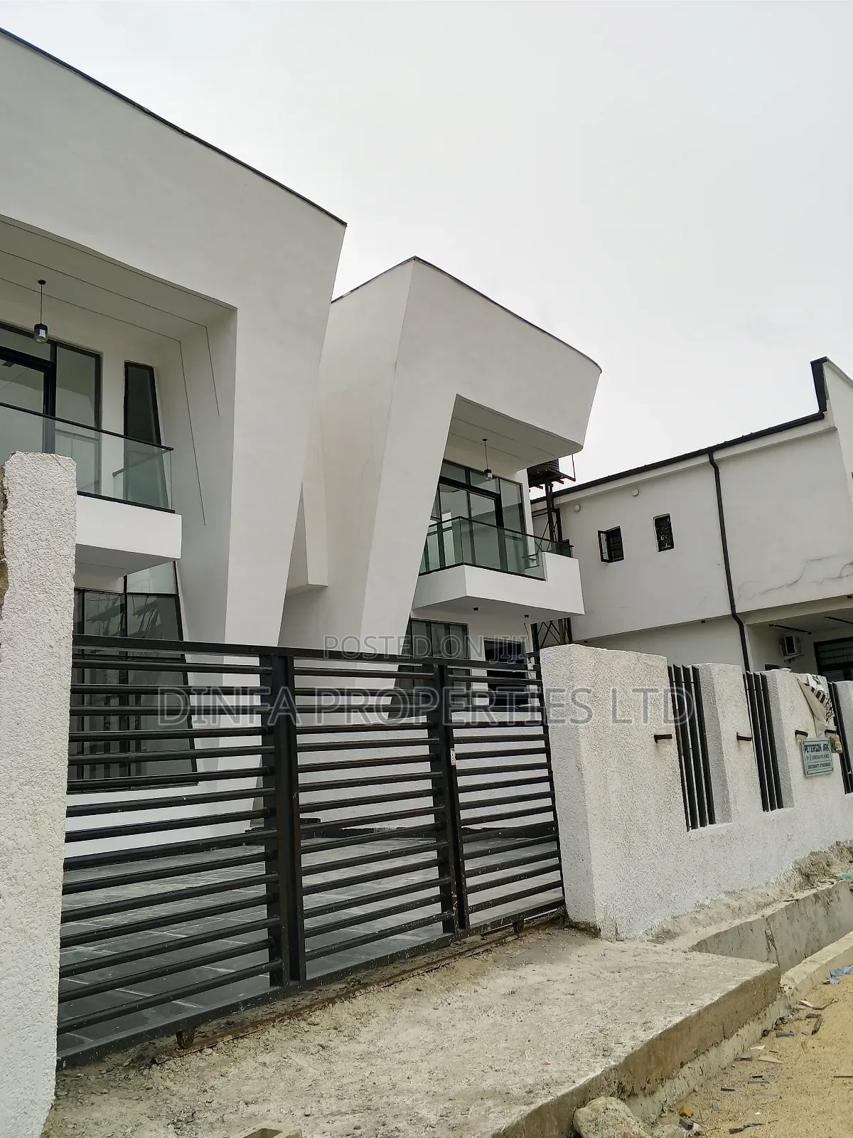 5bdrm Duplex in Ajah for sale in Ado / Ajah