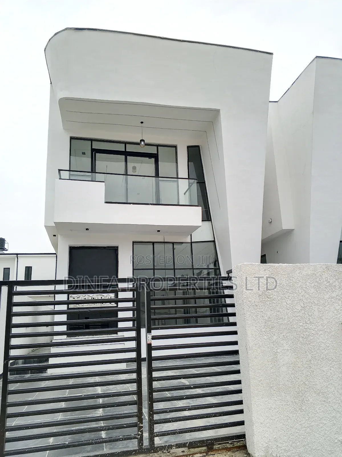 5bdrm Duplex in Ajah for sale in Ado / Ajah