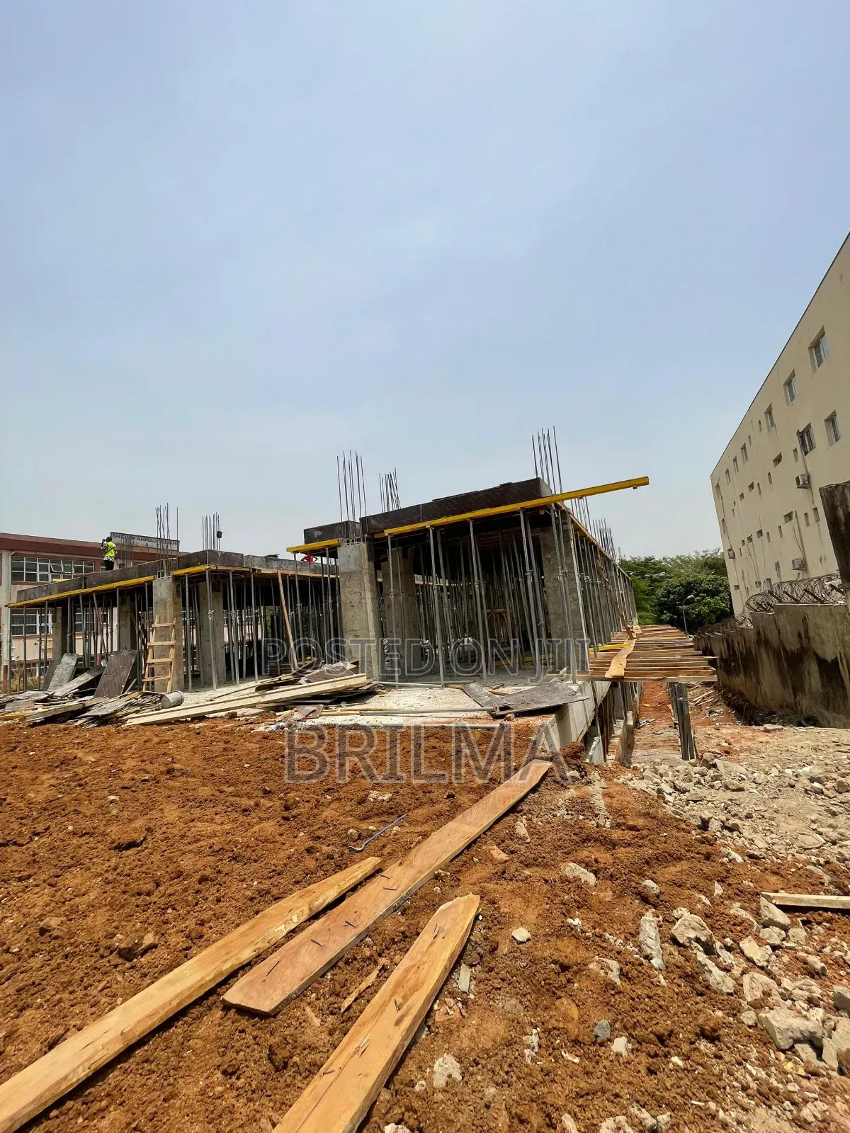 Shop Space And Office Space For Sale in Zone 5 / Wuse