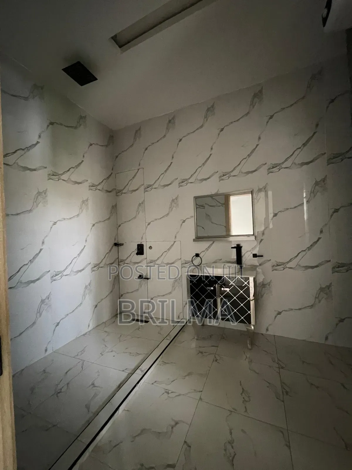 82sqm Office Space in Wuse Zone 5 for Sale in Zone 5 / Wuse