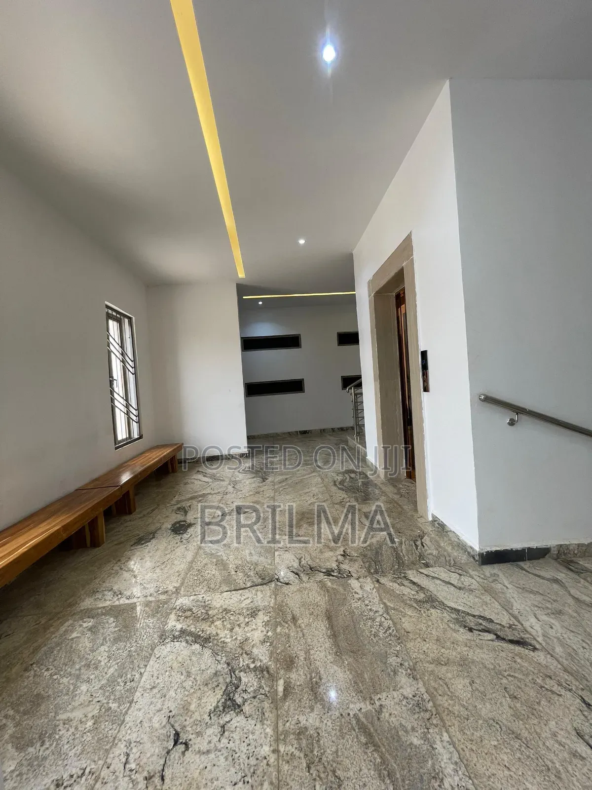 82sqm Office Space in Wuse Zone 5 for Sale in Zone 5 / Wuse
