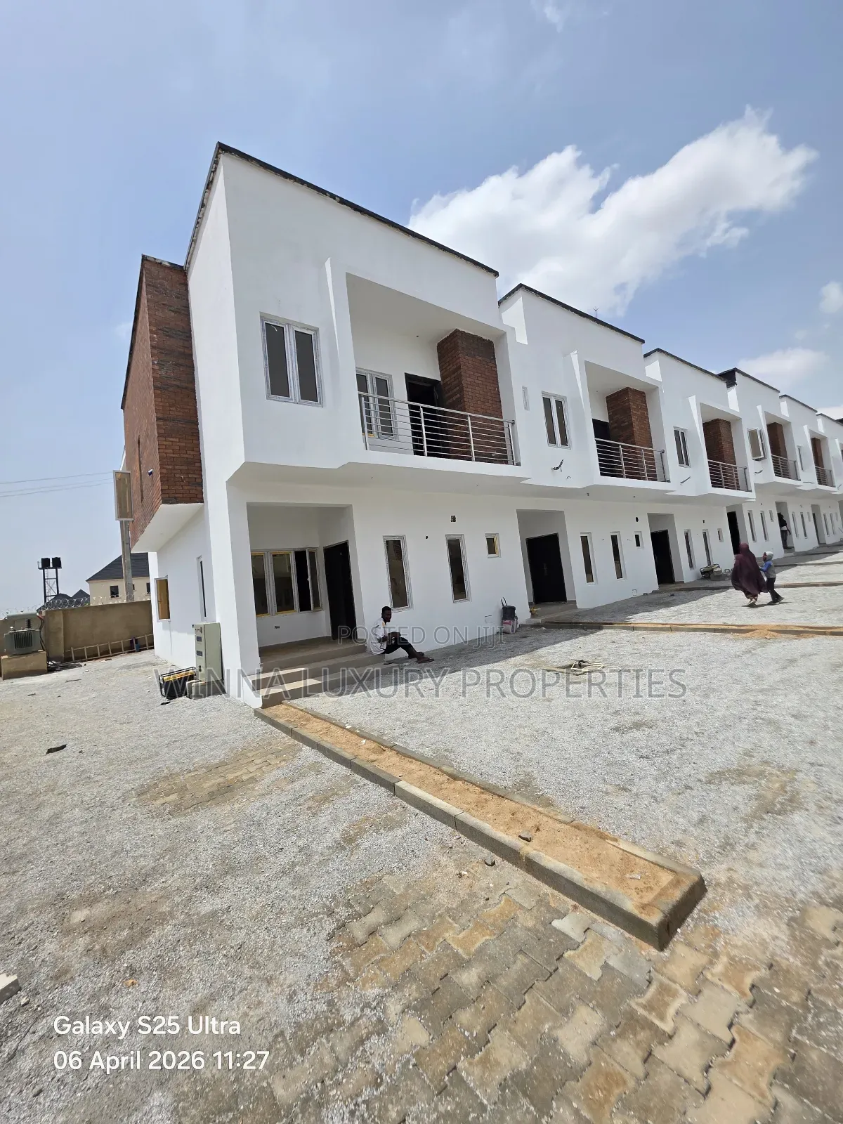 3bdrm Townhouse/Terrace in Esther Court, Lugbe District for sale in Lugbe District