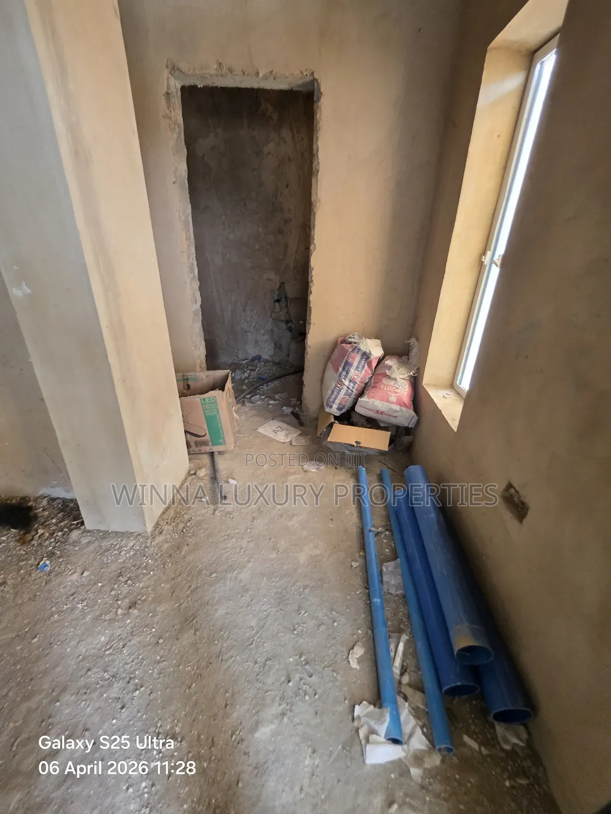 3bdrm Townhouse/Terrace in Esther Court, Lugbe District for sale in Lugbe District