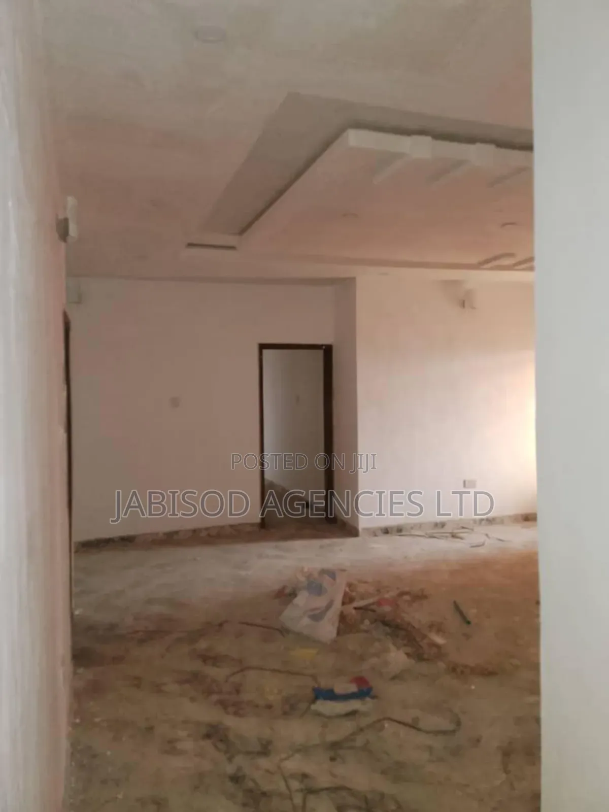 3bdrm Block of Flats in Estaport Avenue, Soluyi for sale in Soluyi