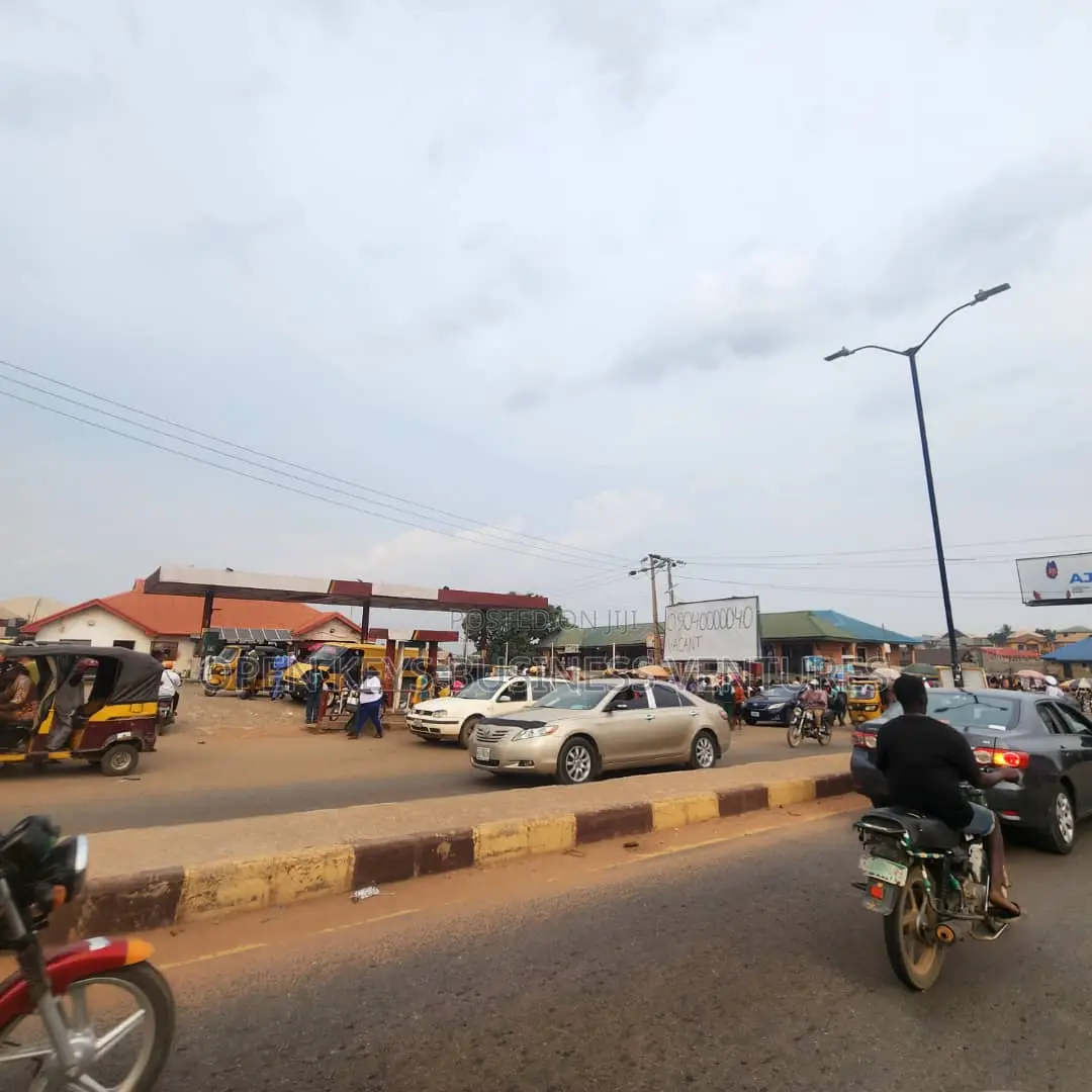 4bdrm Bungalow in Yawiri, Akobo-Ojurin for sale in Akobo