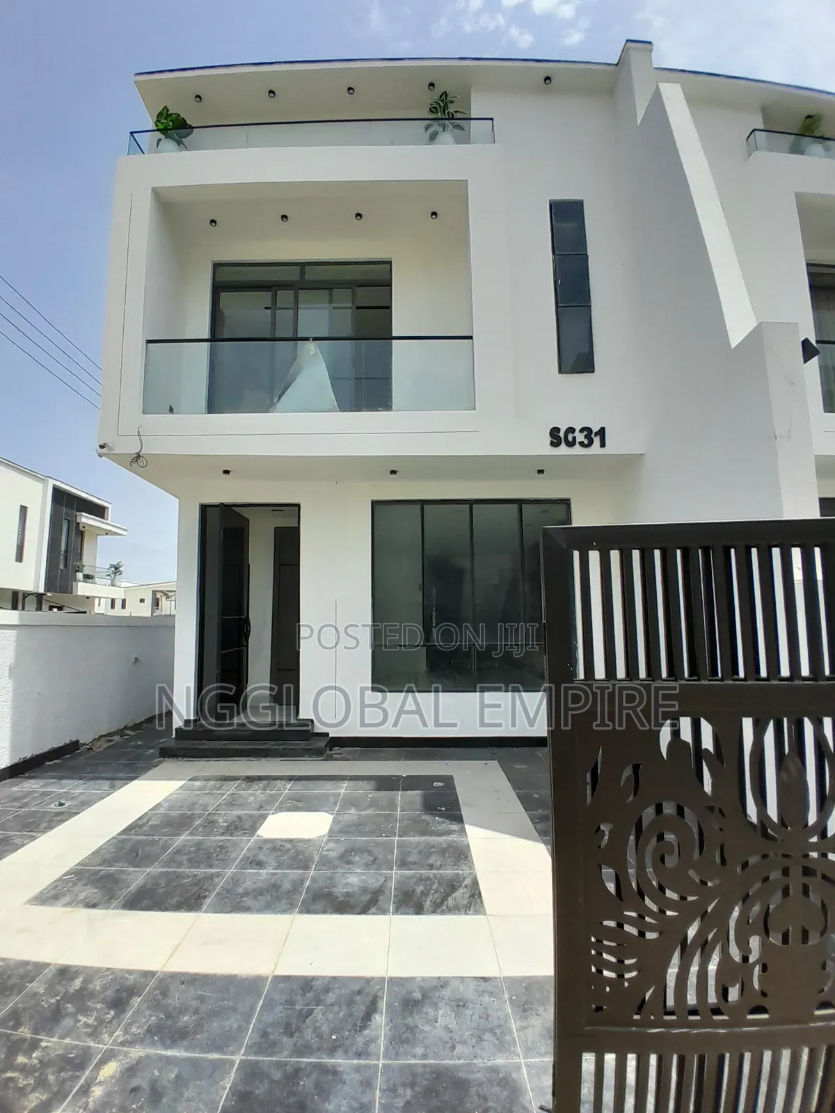 4bdrm Duplex in Alternative Route, Chevron for sale in Chevron