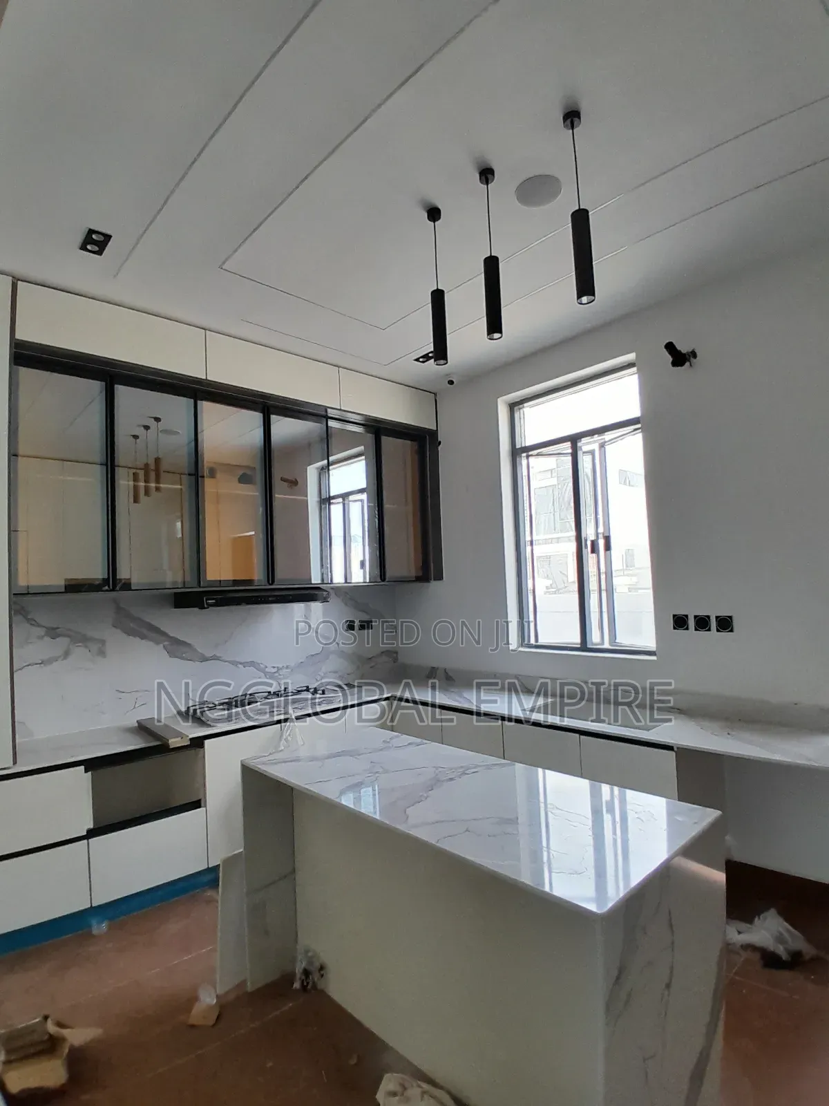 4bdrm Duplex in Alternative Route, Chevron for sale in Chevron