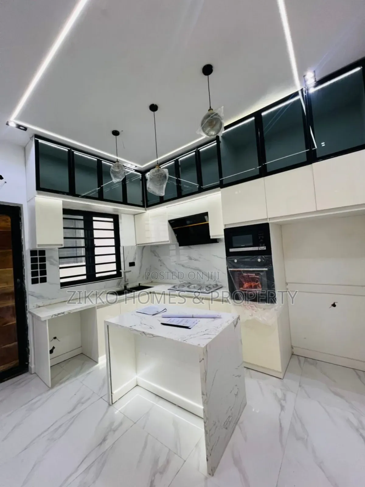 4bdrm Duplex in Ajah, Lekki for sale in Lekki