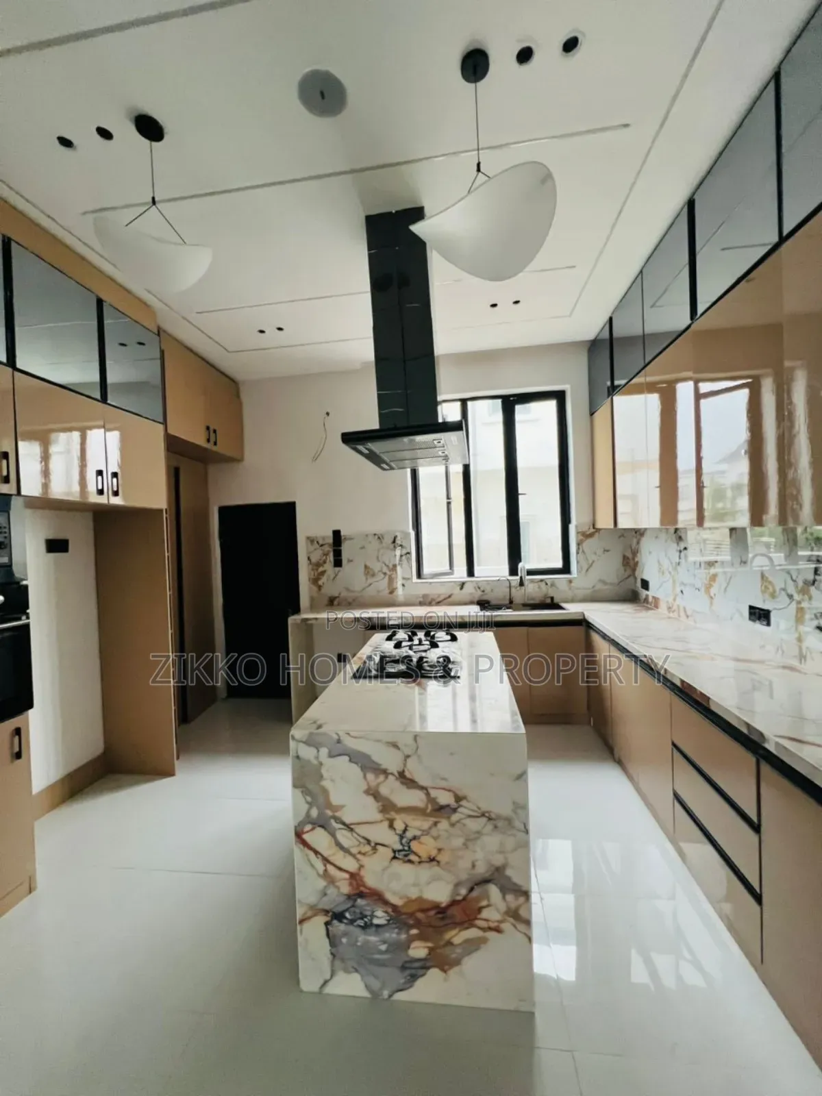 4bdrm Duplex in Ajah, Lekki for sale in Lekki