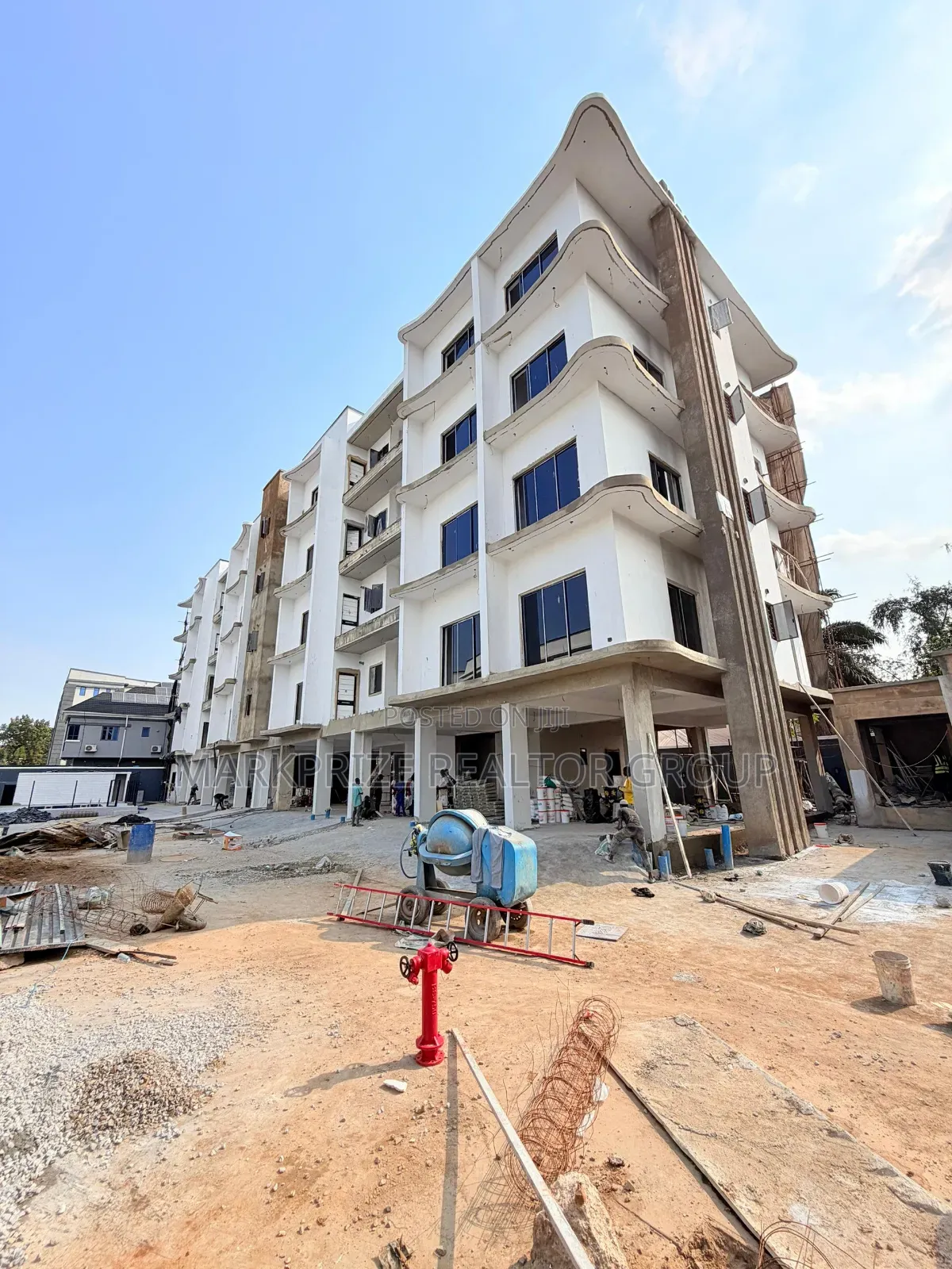 3bdrm Apartment in Ikeja Gra Lagos for sale in Ikeja GRA