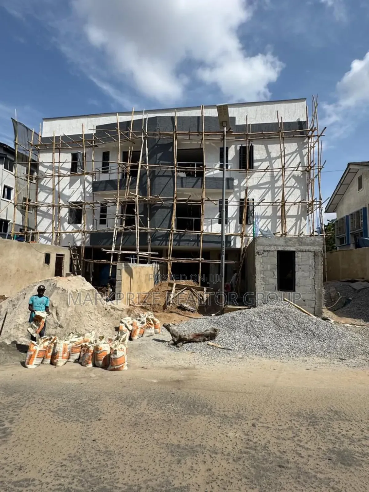 2bdrm Duplex in Yaba, Lagos for sale in Sabo / Yaba