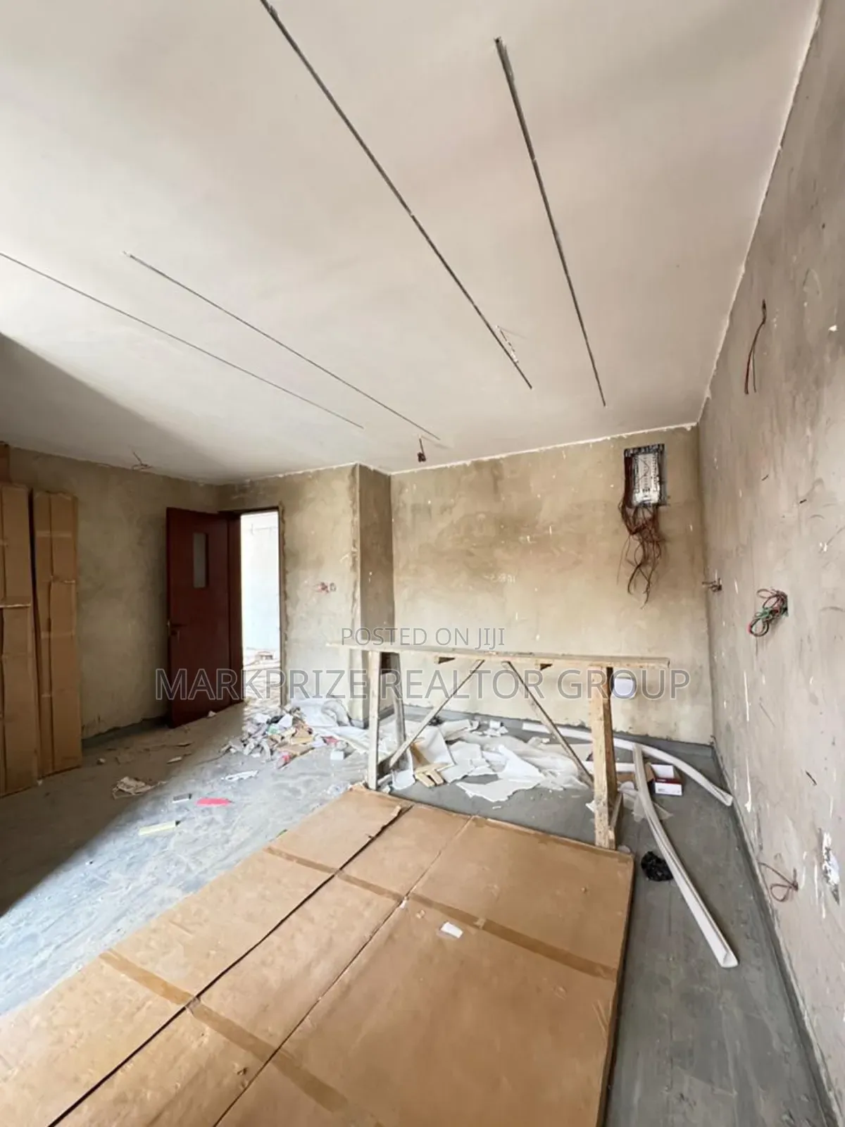 2bdrm Duplex in Yaba, Lagos for sale in Sabo / Yaba