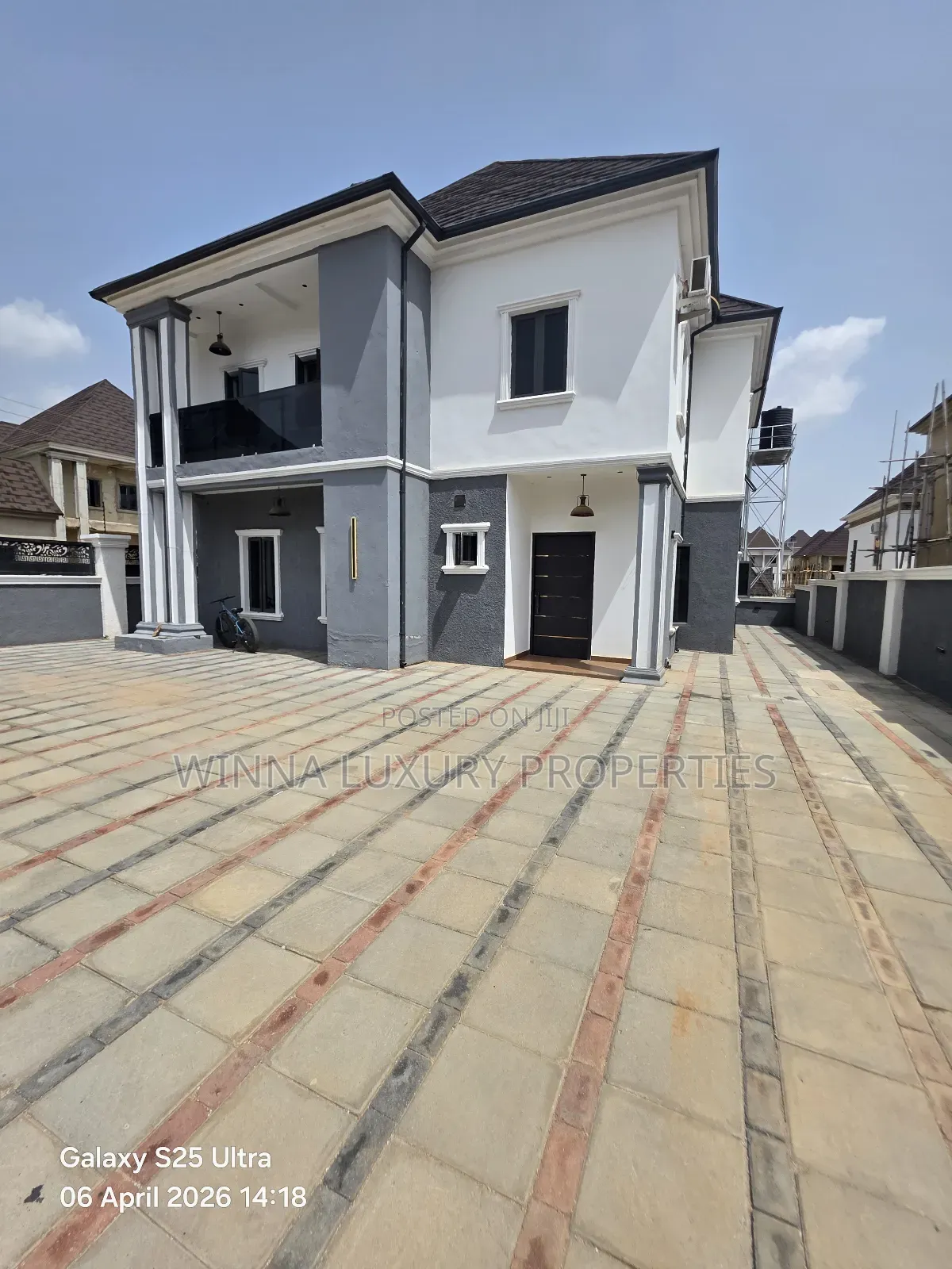 4bdrm Duplex in Sumit Estate, Back, Lugbe District for sale in Lugbe District