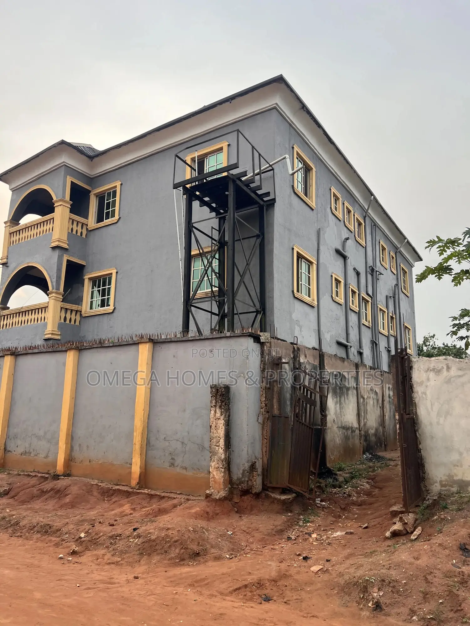 2bdrm Block of Flats in Umuahia for sale in Umuahia