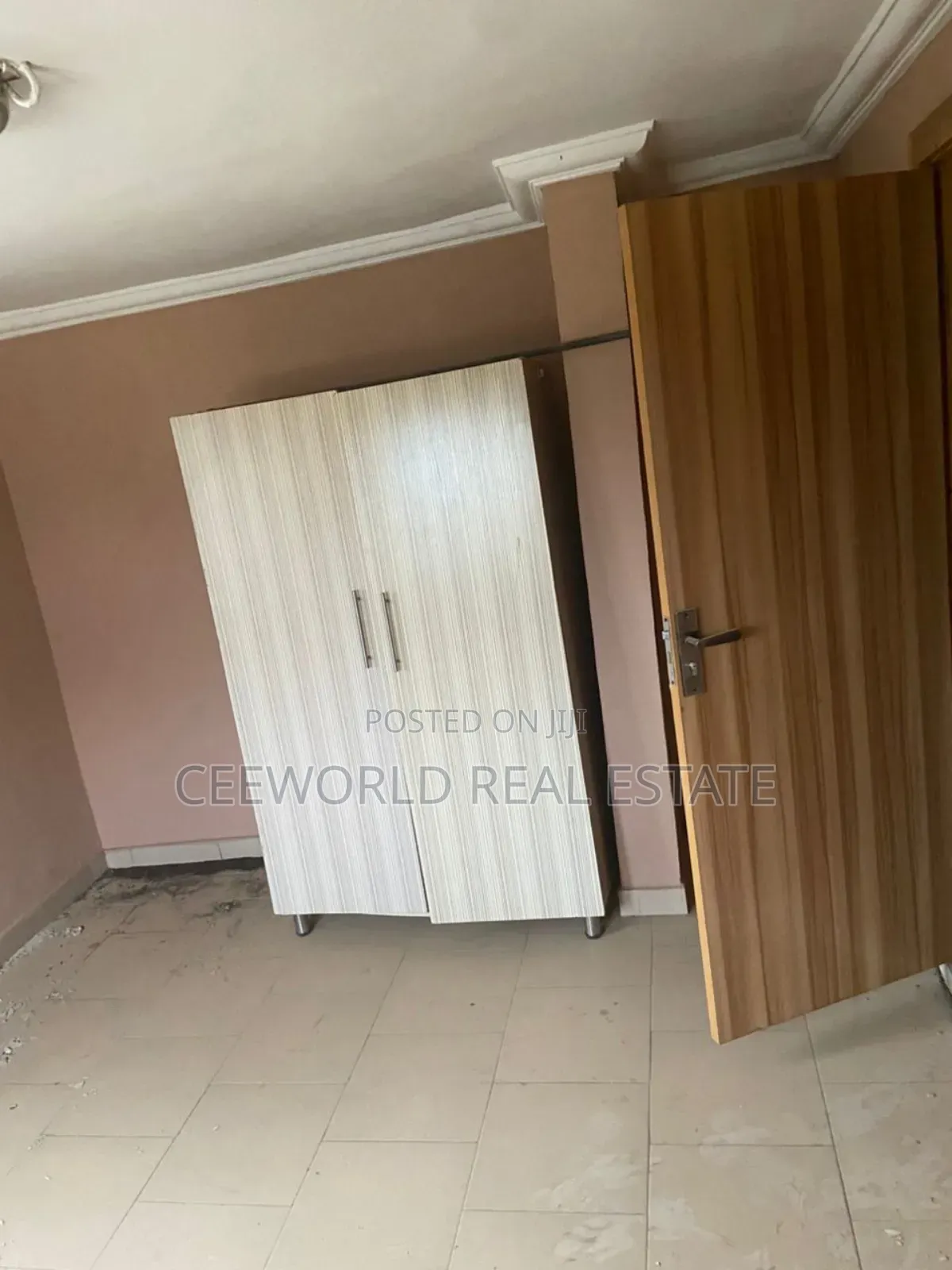 8bdrm Block of Flats in Main Akala Express for rent in Akala Express
