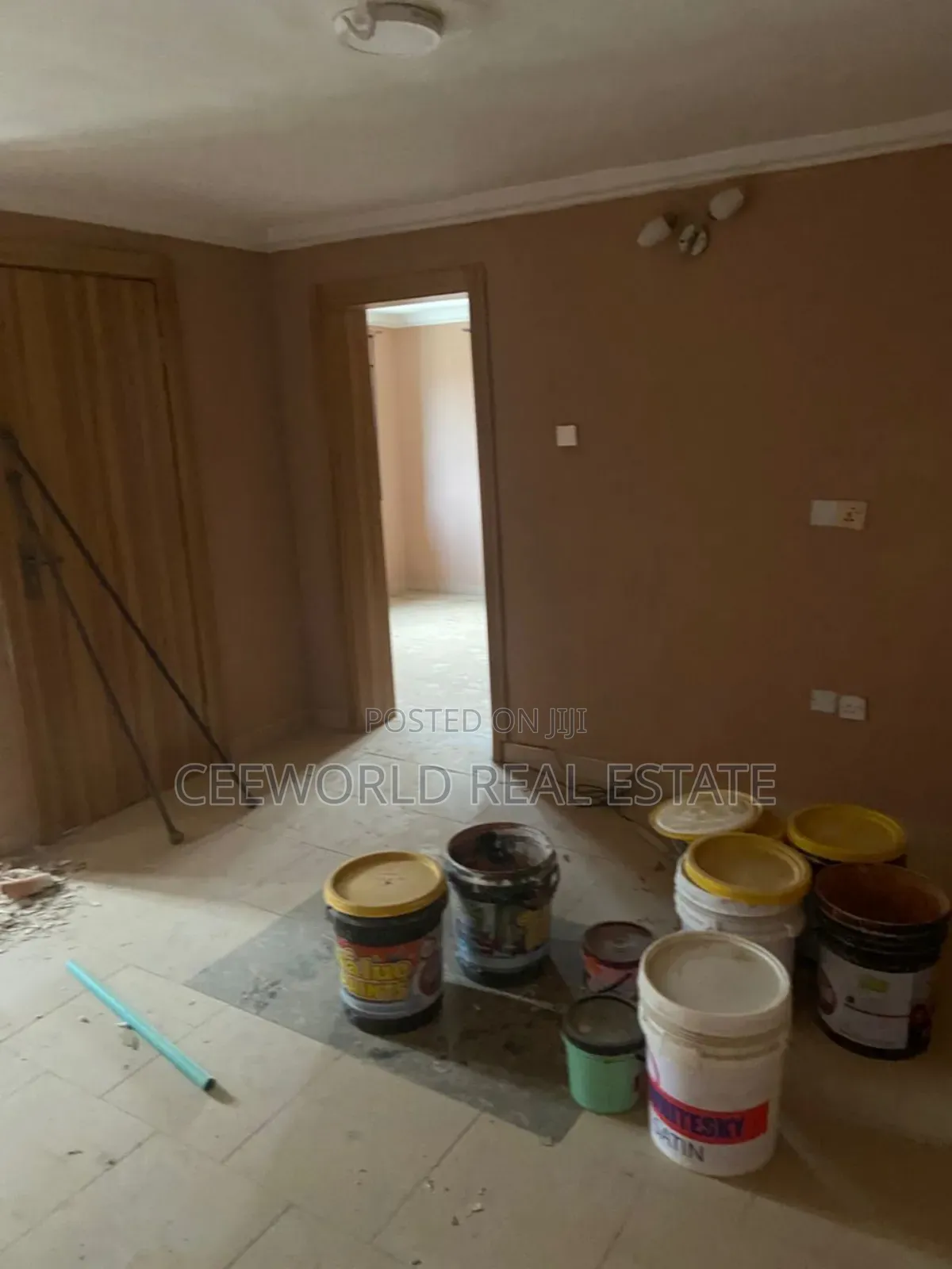 8bdrm Block of Flats in Main Akala Express for rent in Akala Express