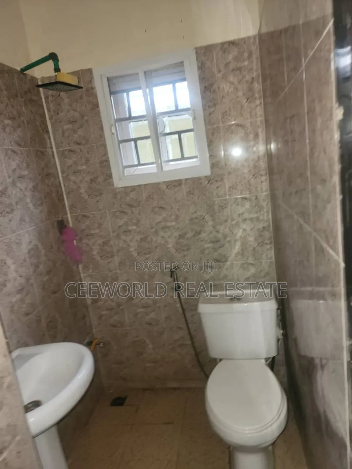 8bdrm Block of Flats in Main Akala Express for rent in Akala Express