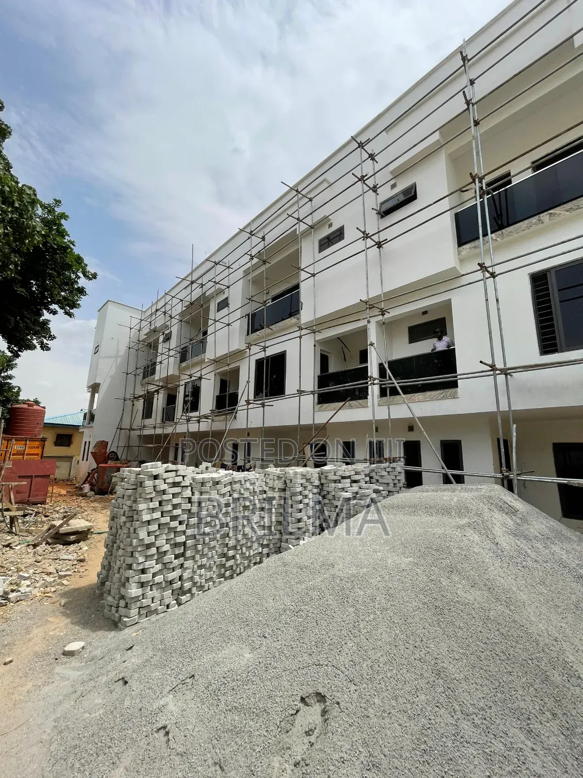 5bdrm Duplex in Zone 3 / Wuse for sale in Zone 3 / Wuse