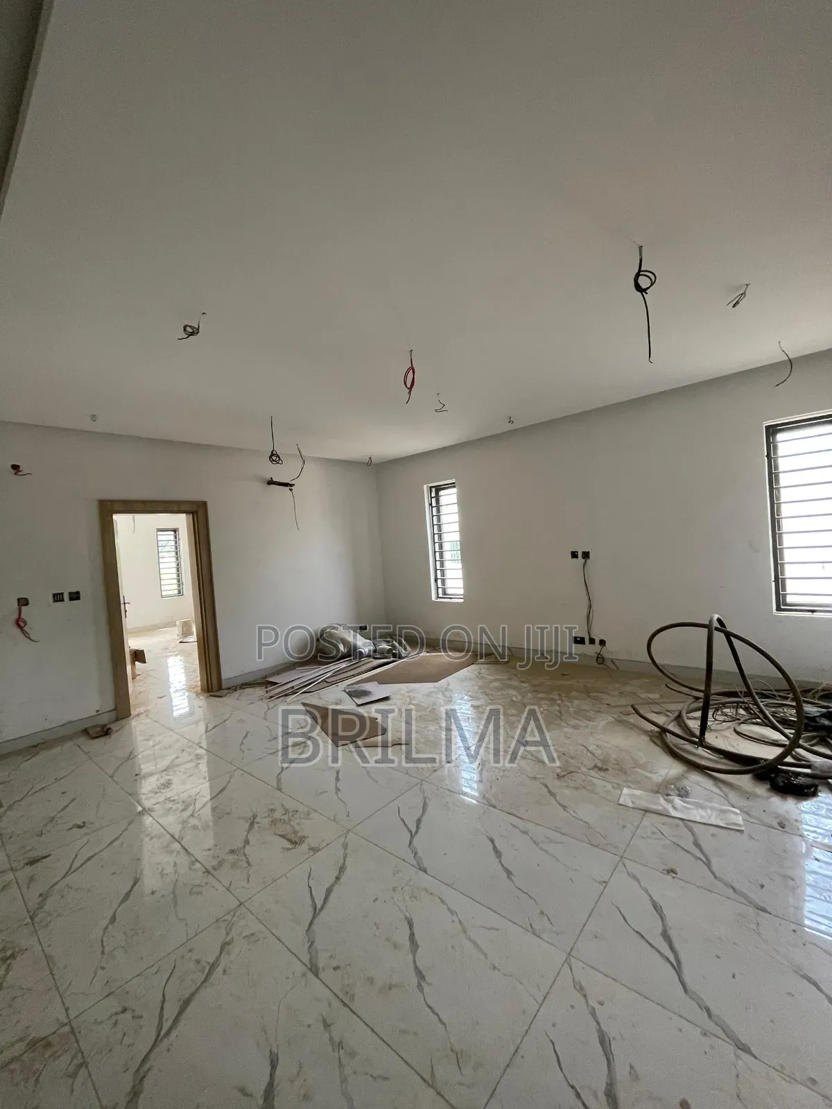 5bdrm Duplex in Zone 3 / Wuse for sale in Zone 3 / Wuse
