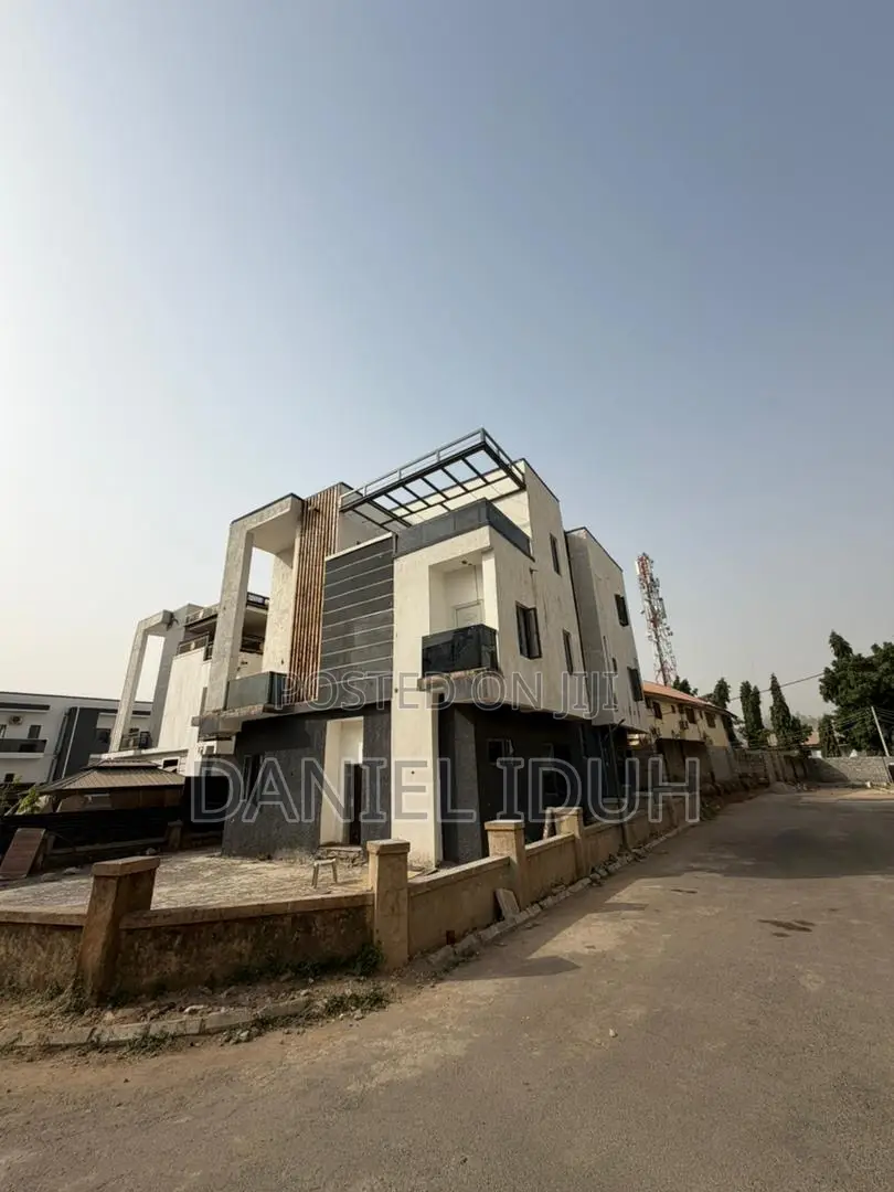6bdrm Duplex in Area 11 for rent in Area 11