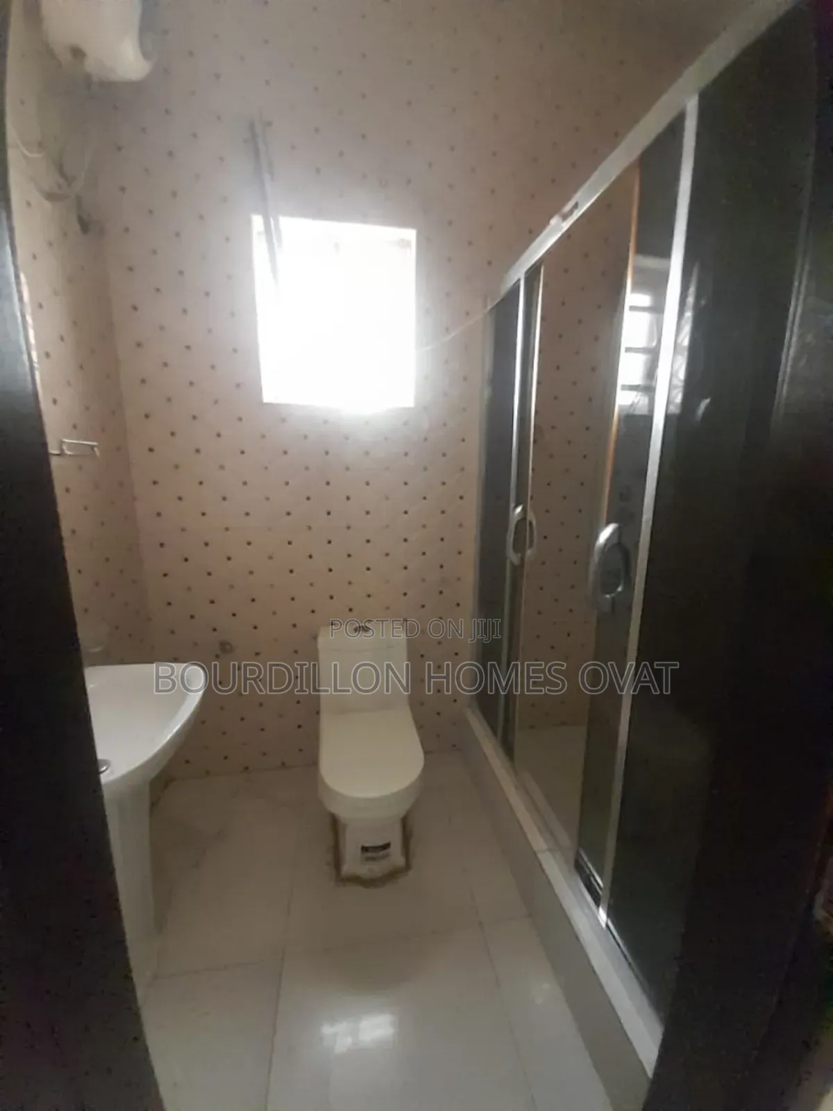 5bdrm Duplex in Chevron Drive Lagos for rent in Chevron