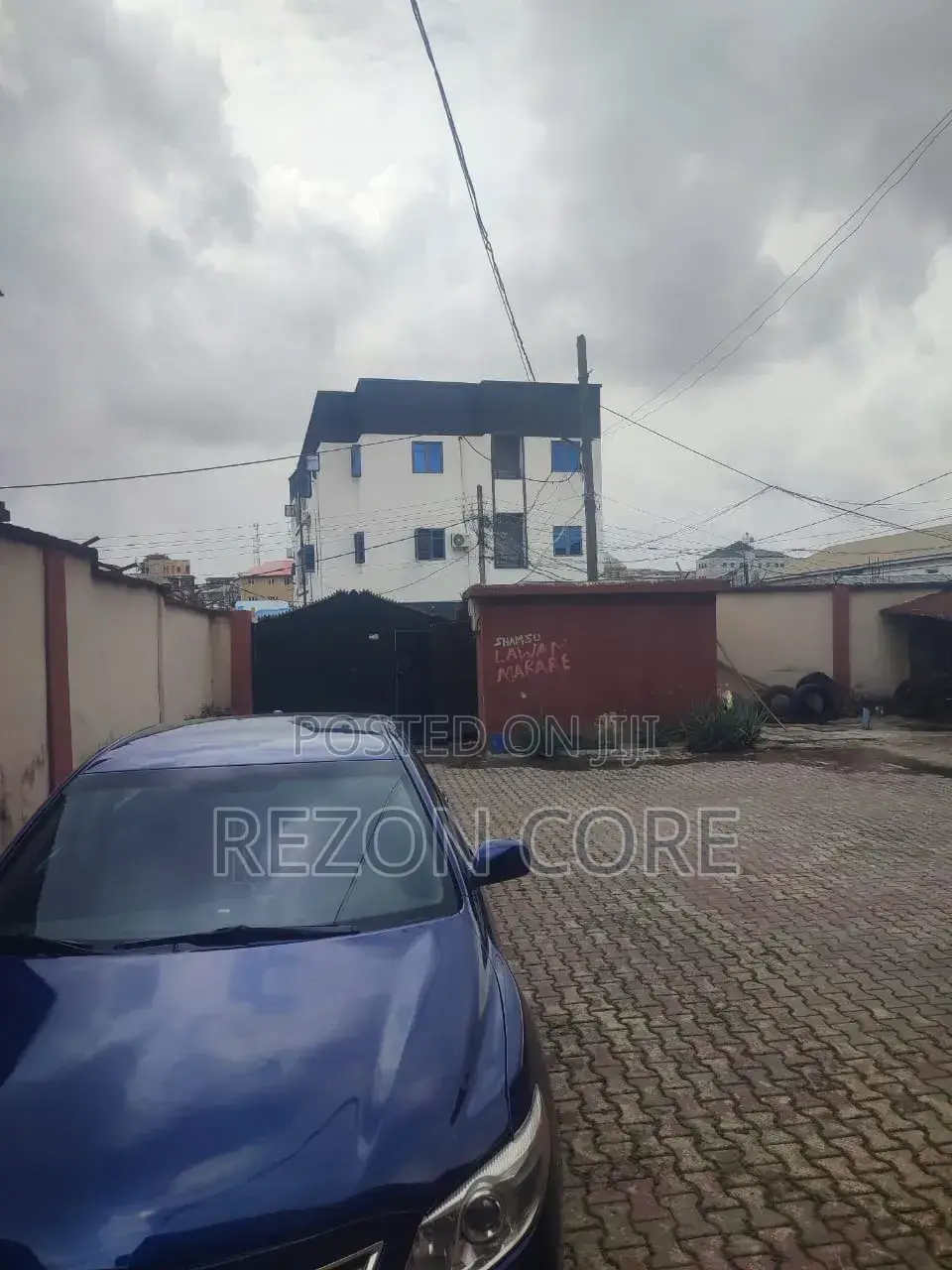 8bdrm Block of Flats in Onike Yaba for sale in Onike