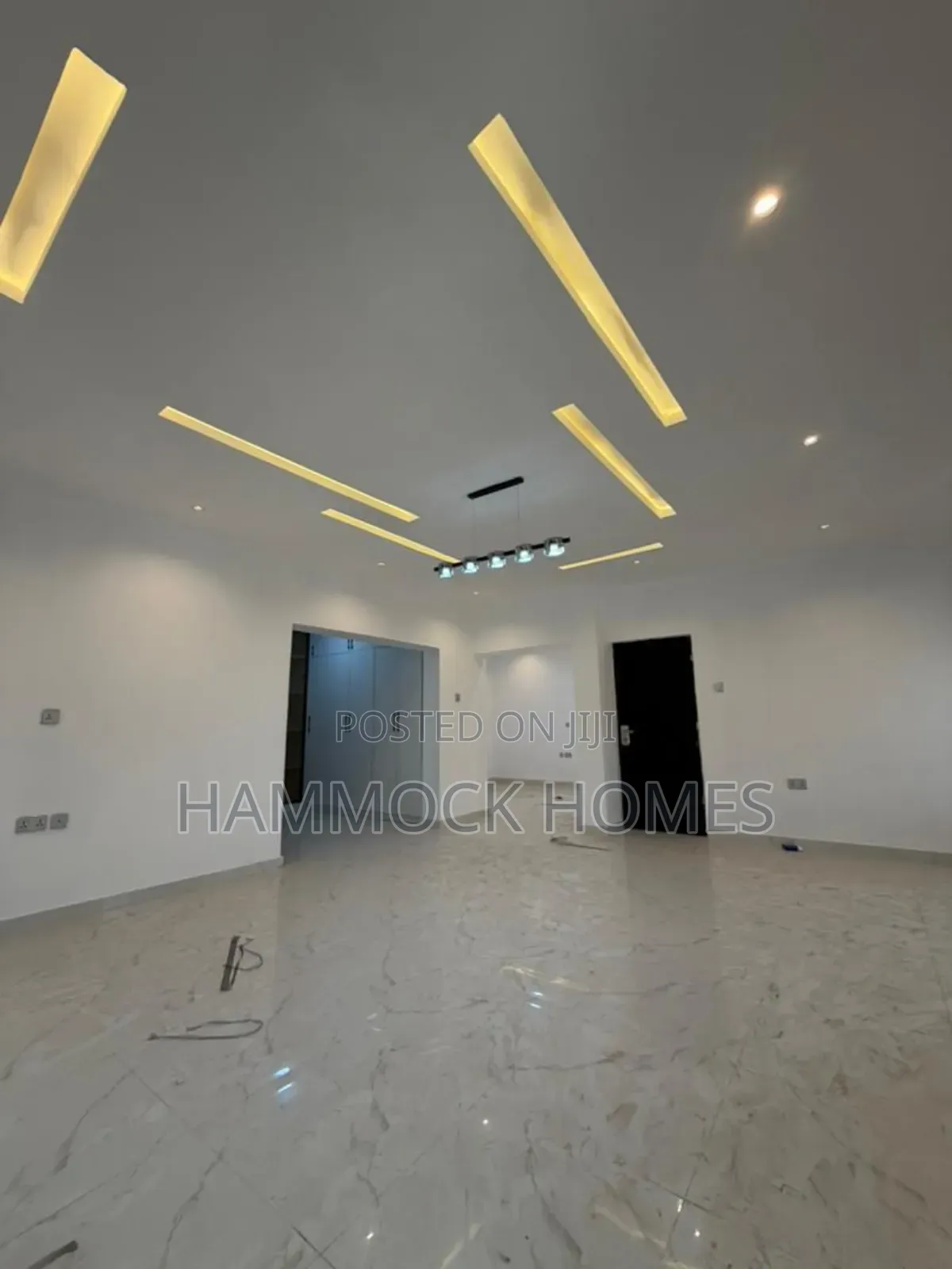 5bdrm Duplex in Oluyole Estate for sale in Oluyole Estate