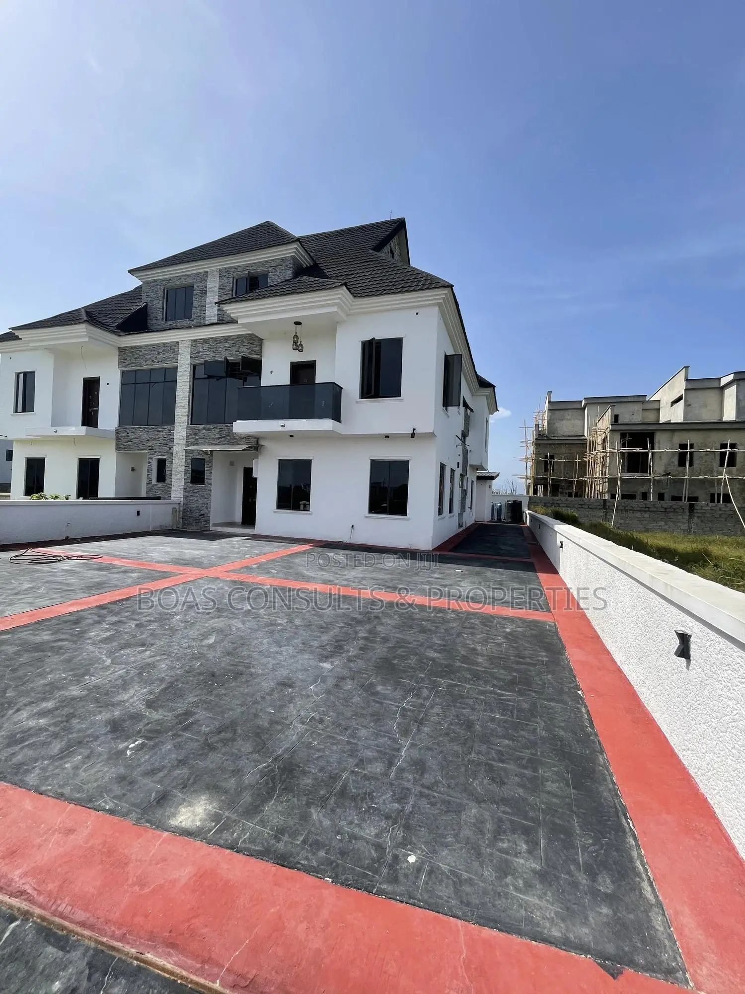 5bdrm Duplex in Chaplain Court, Ilaje / Lekki for sale in Ilaje / Lekki